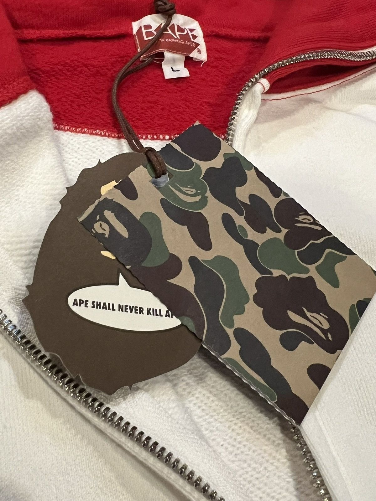 Bape White/Red Fish Full-Zip Hoodie Size US L / EU 52-54 / 3 - 7 Thumbnail