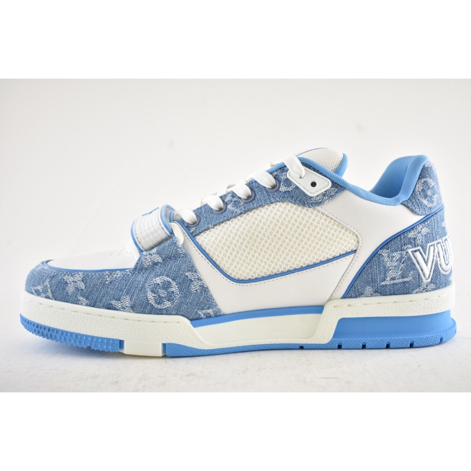 Louis Vuitton Louis Vuitton Denim Blue Monogram White LV Low Top Size US 10 / EU 43 - 14 Thumbnail
