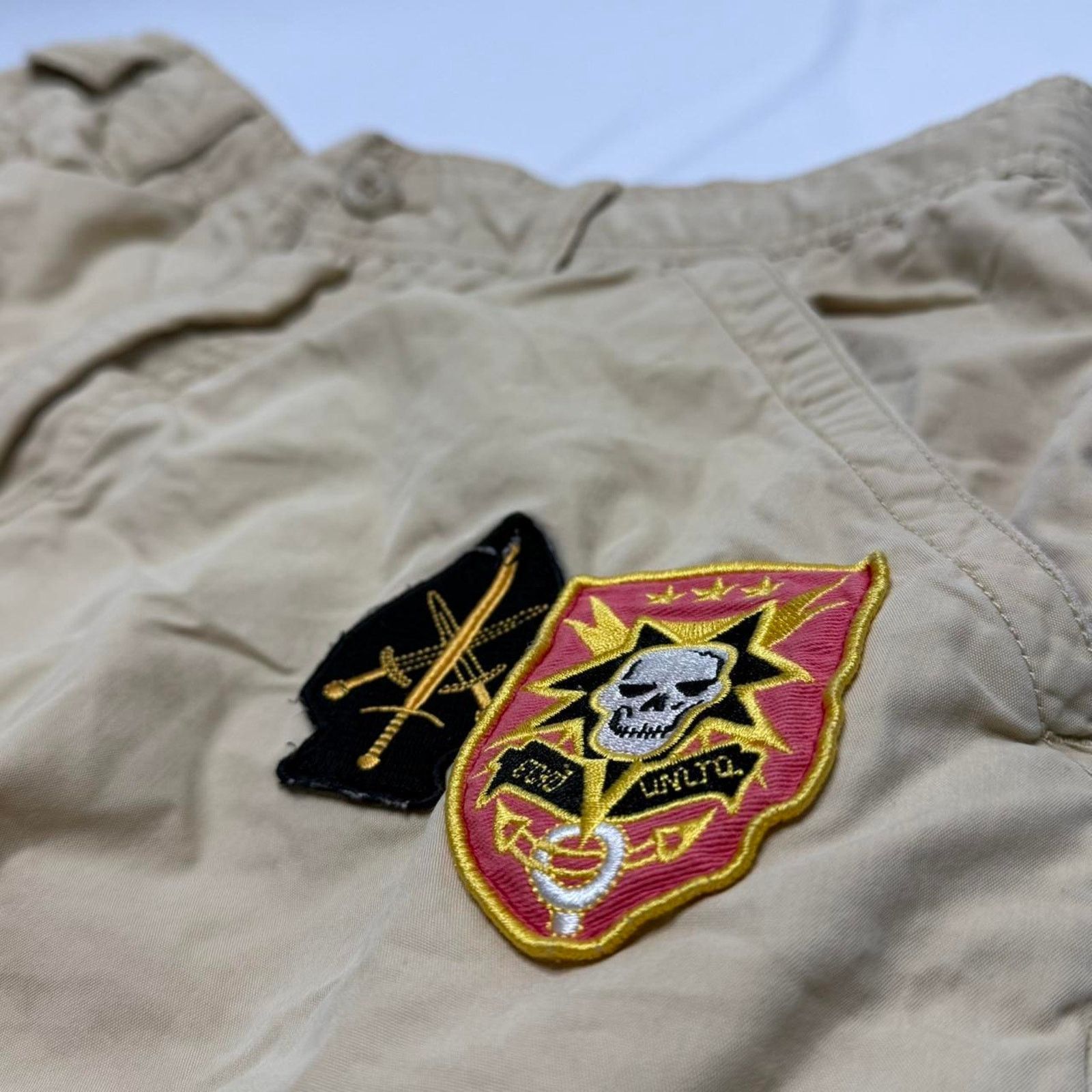Southpole Southpole Y2K Cargo Shorts Tan Embroidered Patches Size 32 Size US 32 / EU 48 - 2 Thumbnail