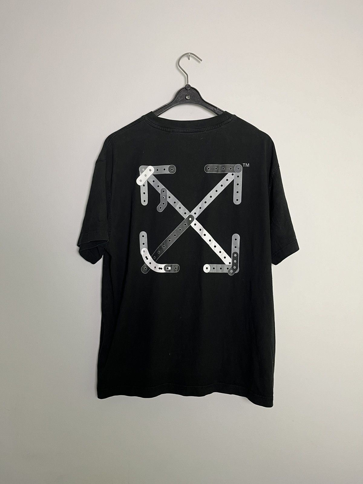 Off white tshirt