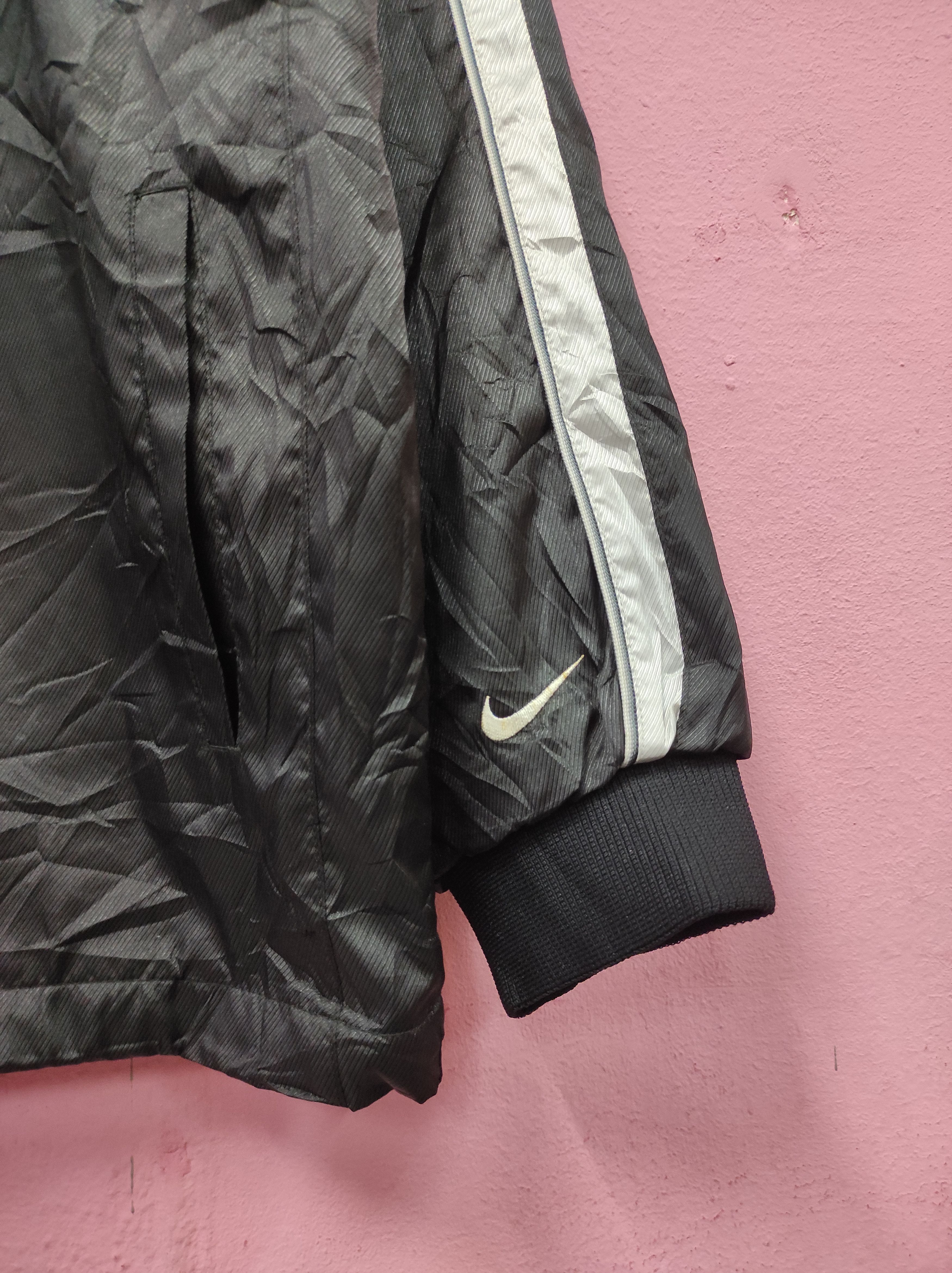 Nike NIKE VTG NYLON JACKET HOODED Size US XL / EU 56 / 4 - 4 Thumbnail