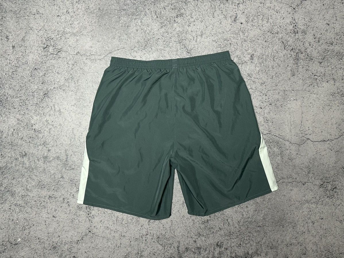 Nike Nike Dri-Fit Big Swoosh Logo Shorts Size US 30 / EU 46 - 4 Thumbnail