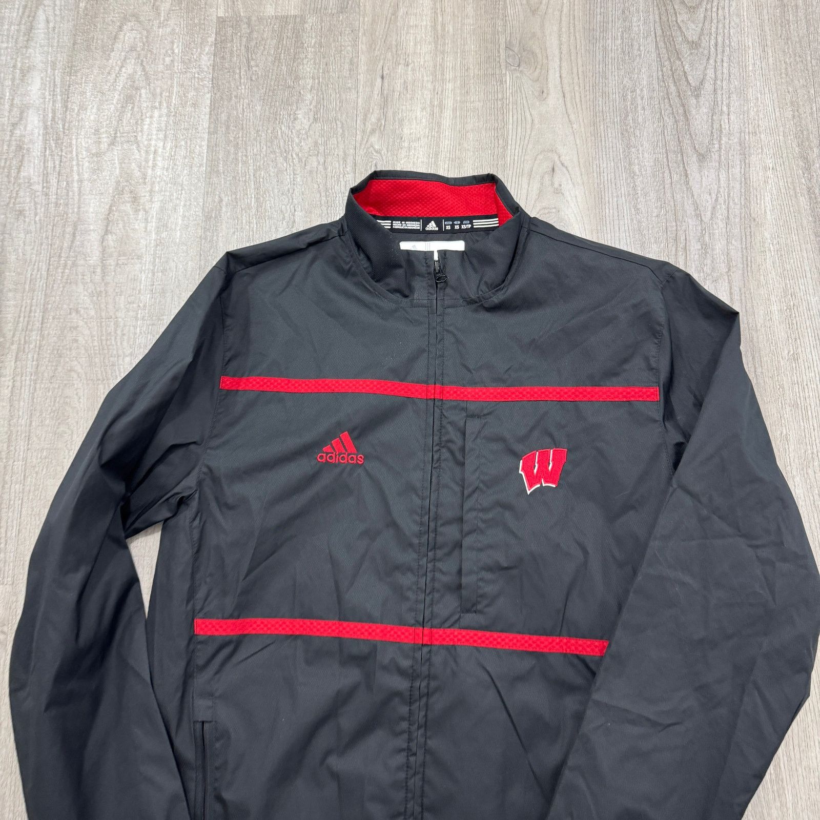 Adidas Adidas Wisconsin Badgers Windbreaker Jacket Men's XS Size US XS / EU 42 / 0 - 2 Thumbnail