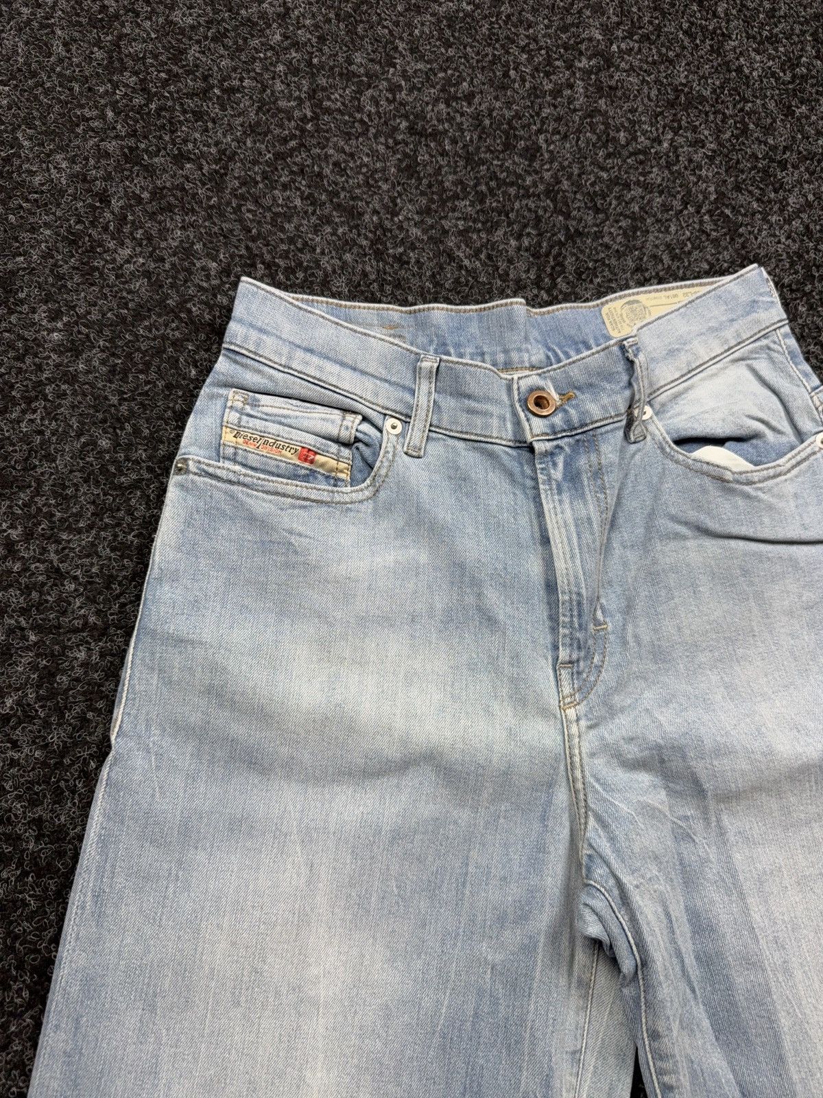 Diesel Luxury 00s Diesel Industry Widee Light Wash Y2K Denim Jeans Size 26" / US 2 / IT 38 - 7 Thumbnail