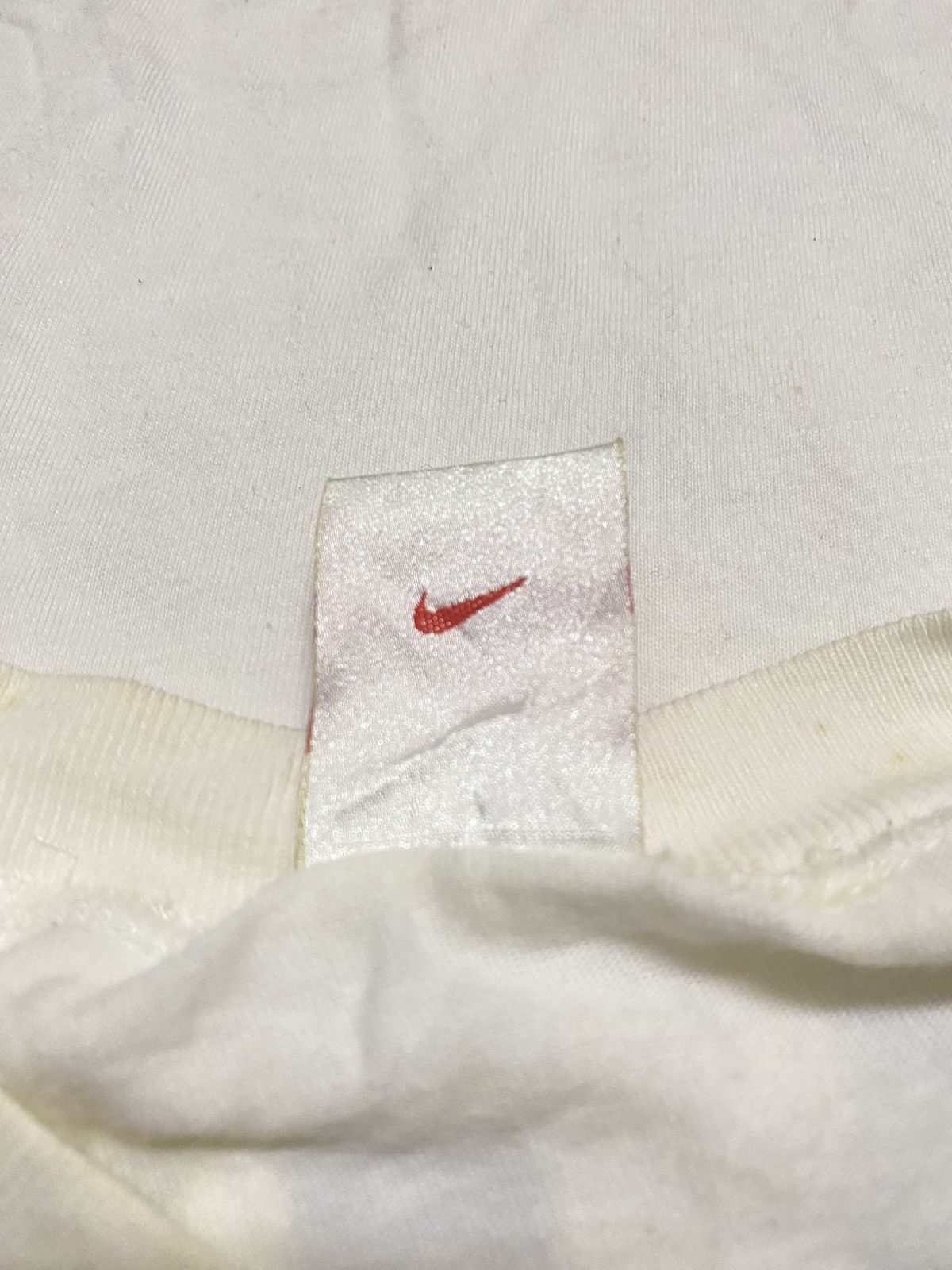 Nike Vintage Nike Air Jordan Surface 2 Air Big Backhit T Shirt Size US M / EU 48-50 / 2 - 6 Thumbnail
