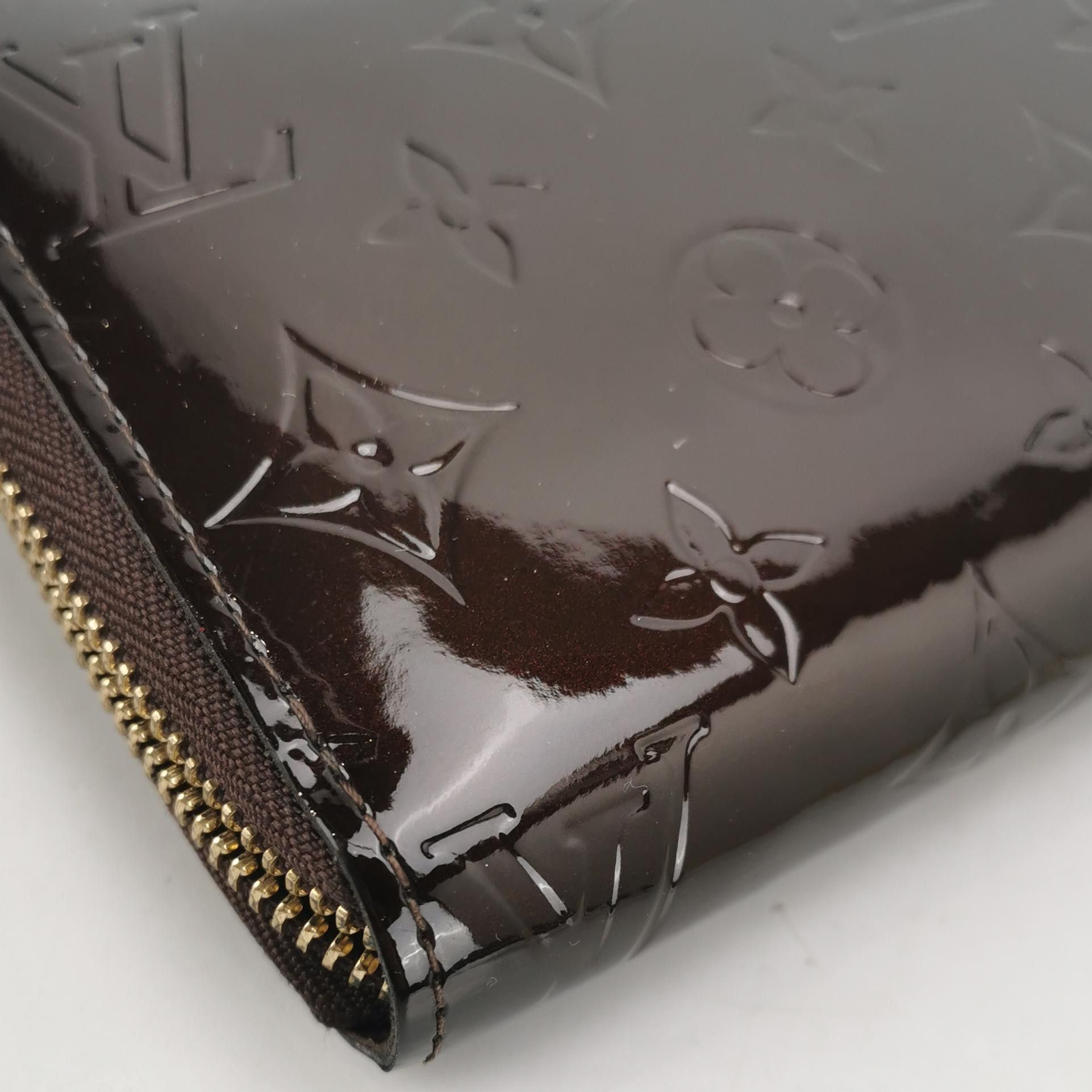 Louis Vuitton Louis Vuitton (LV) Zippy patent leather zip around embossed Size ONE SIZE - 7 Thumbnail