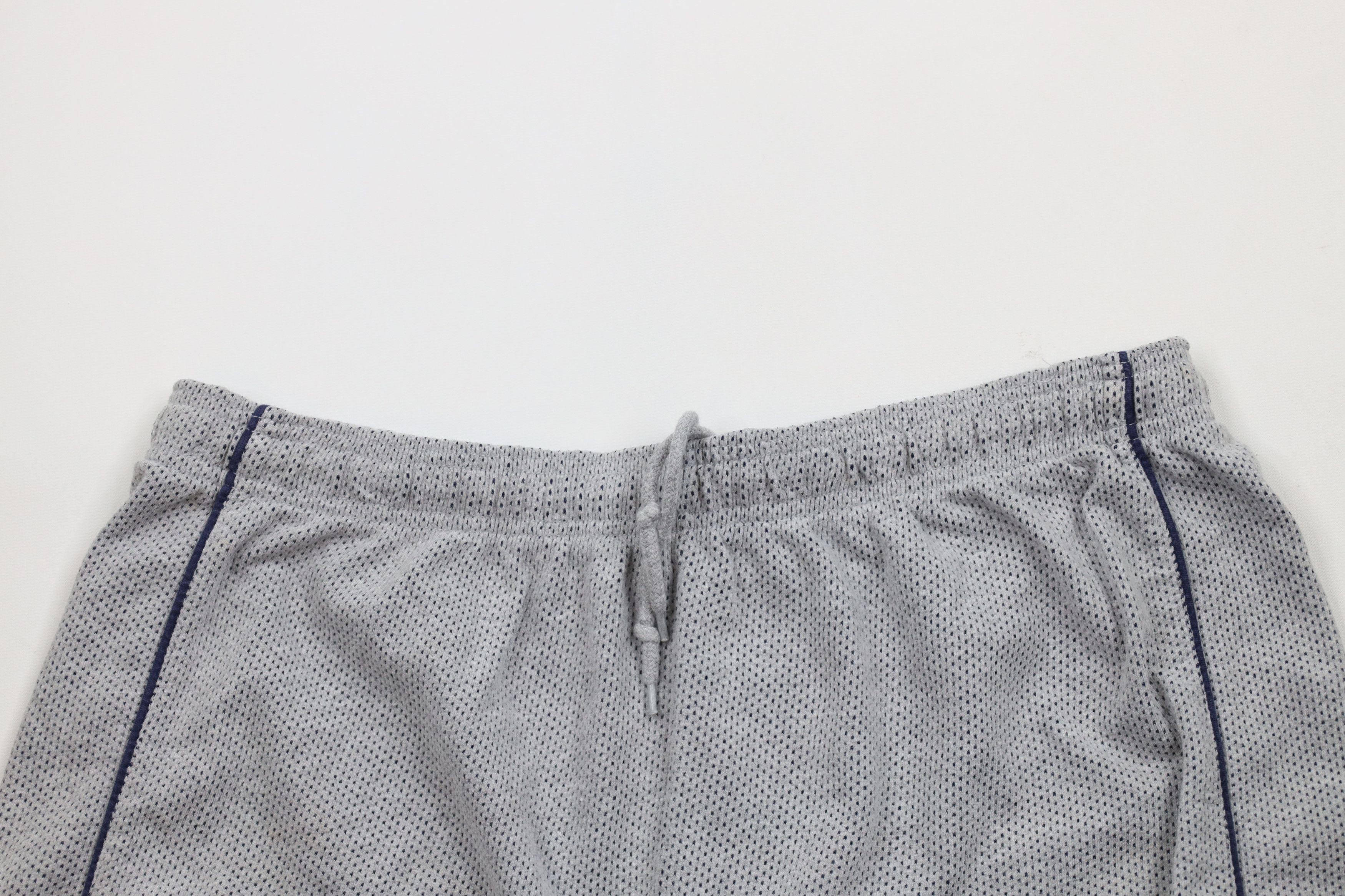 Vintage Vintage 90s University of Michigan Mesh Above Knee Shorts Size US 36 / EU 52 - 2 Thumbnail