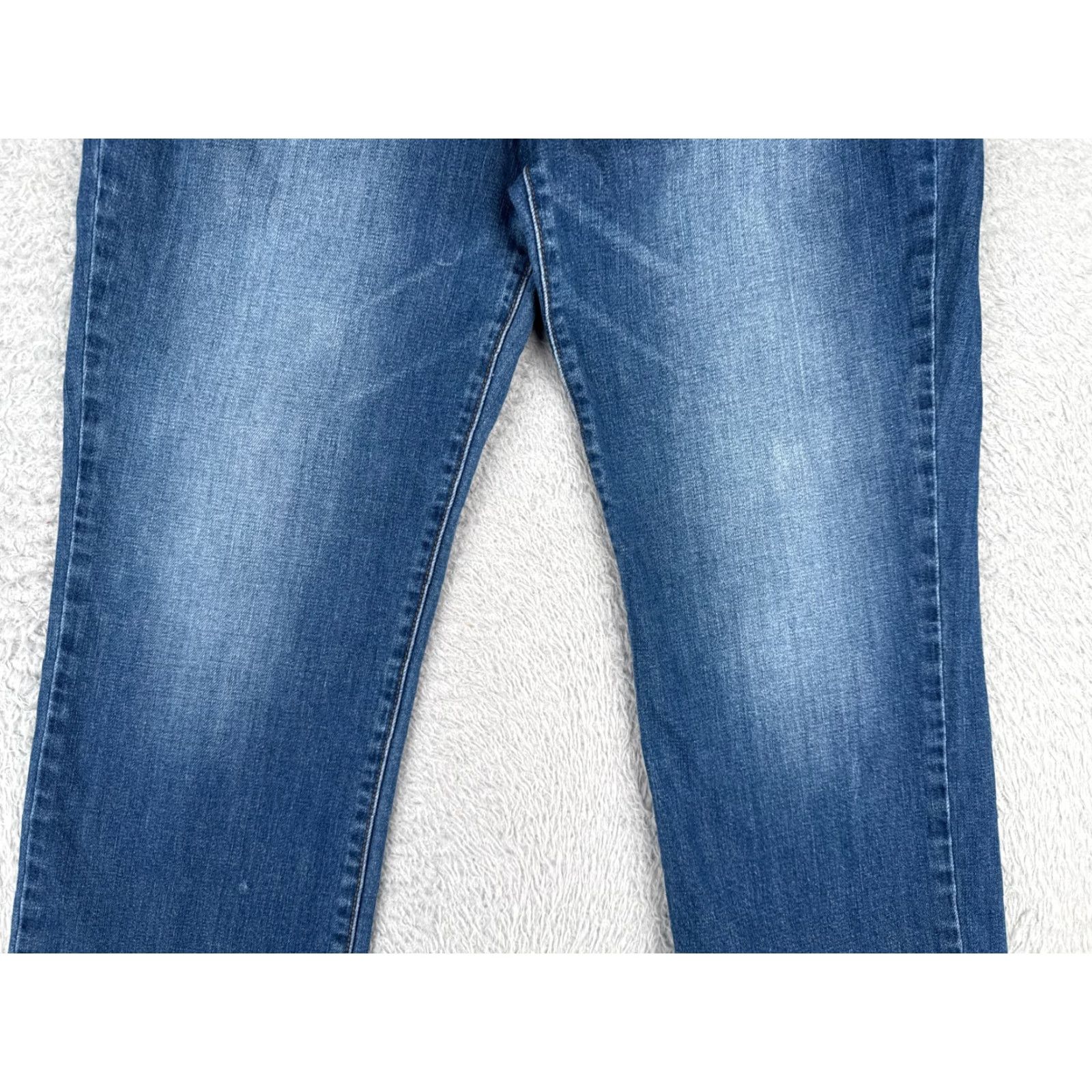 Lucky Brand Lucky Brand Jeans Womens 8 Blue Denim Cropped Straight Leg 31x24 Cop 5-Pocket Zipper Button Embroidered Distressed Cotton Stretch Regular Size 30" / US 8 / IT 44 - 3 Thumbnail
