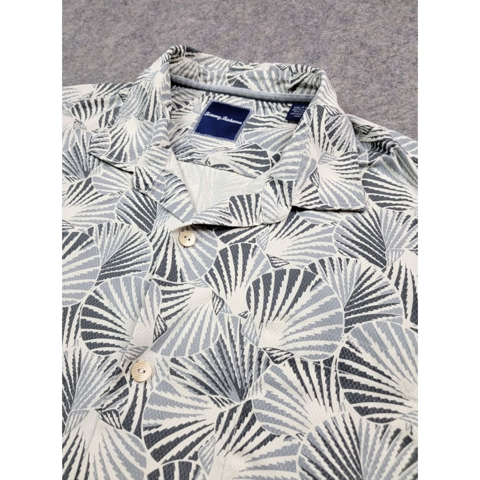 Tommy Bahama Tommy Bahama Shirt Mens 2XL Silk All Over Seashell Print Short Sleeve Button-Up Casual Beach Print 2XL Mens Silk Shirt Size US XXL / EU 58 / 5 - 7 Thumbnail