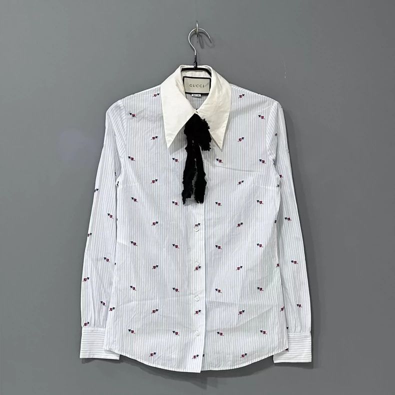 Gucci Gucci Size 38 Heart-printed shirt 2502-Nextarrow Size US S / EU 44-46 / 1 - 1 Thumbnail