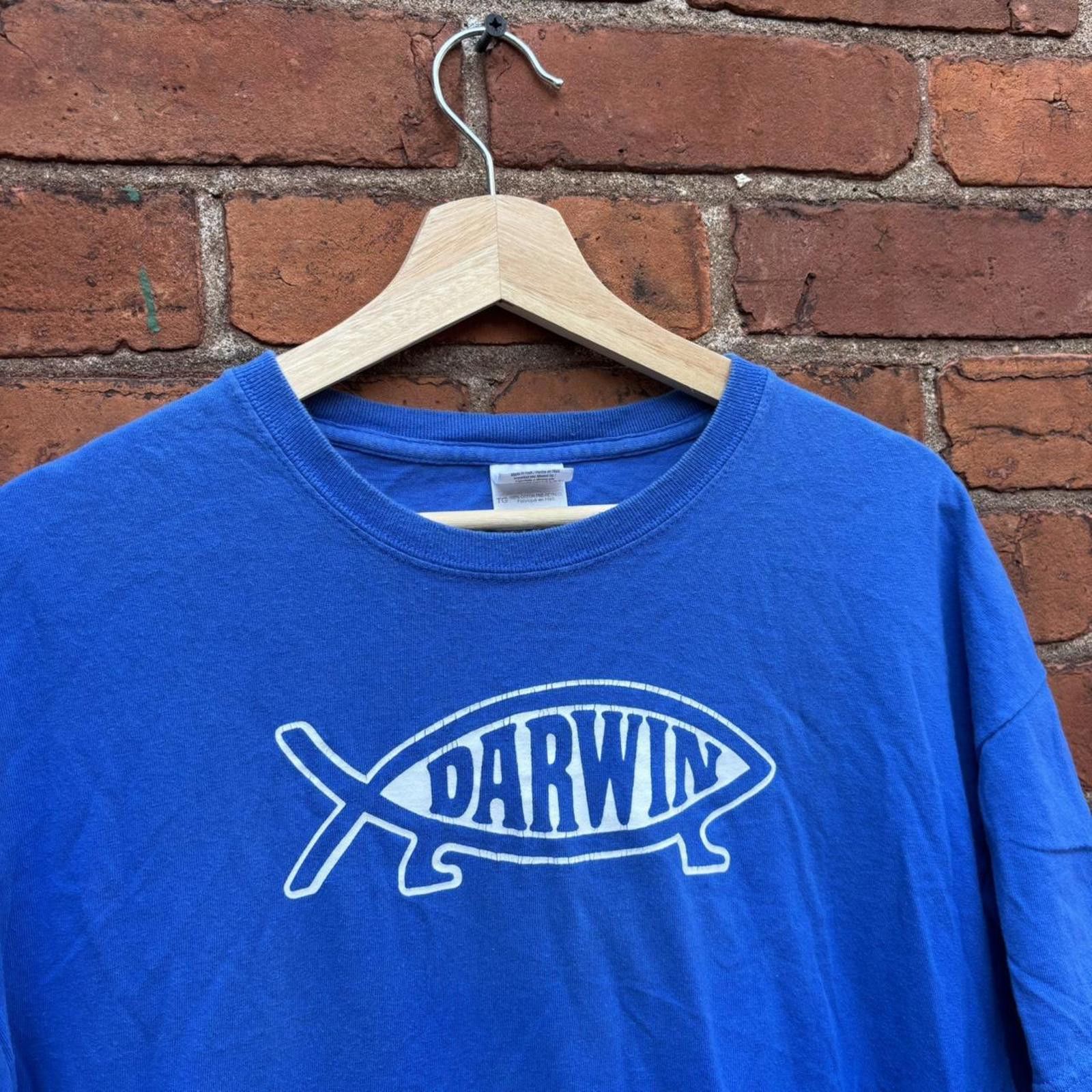 Gildan Vintage Darwin fish t shirt 00s XL Size US XL / EU 56 / 4 - 3 Thumbnail