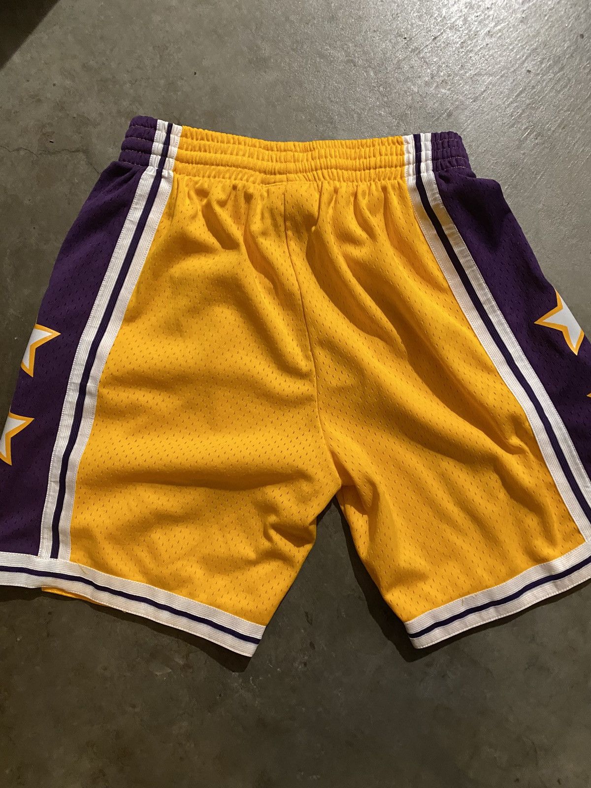 Mitchell & Ness Mitchell & Ness NBA Shorts Medium Los Angeles Lakers Size US 32 / EU 48 - 4 Thumbnail