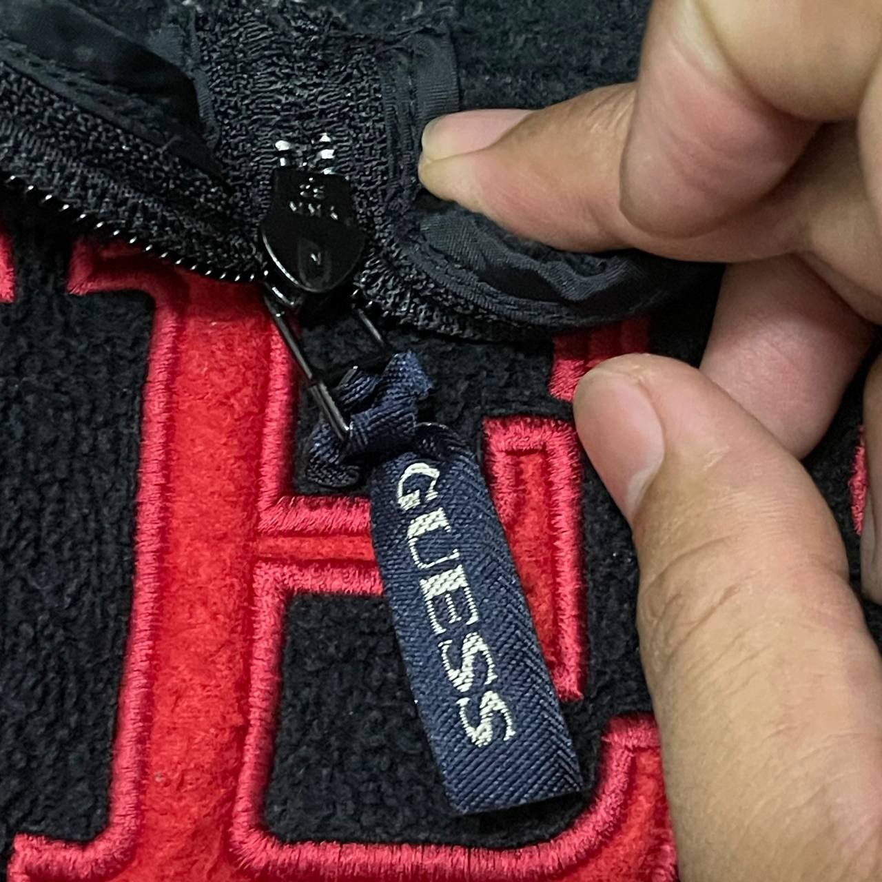 Guess Vintage Guess Classics U.S.A Fleece Black Size US L / EU 52-54 / 3 - 5 Thumbnail