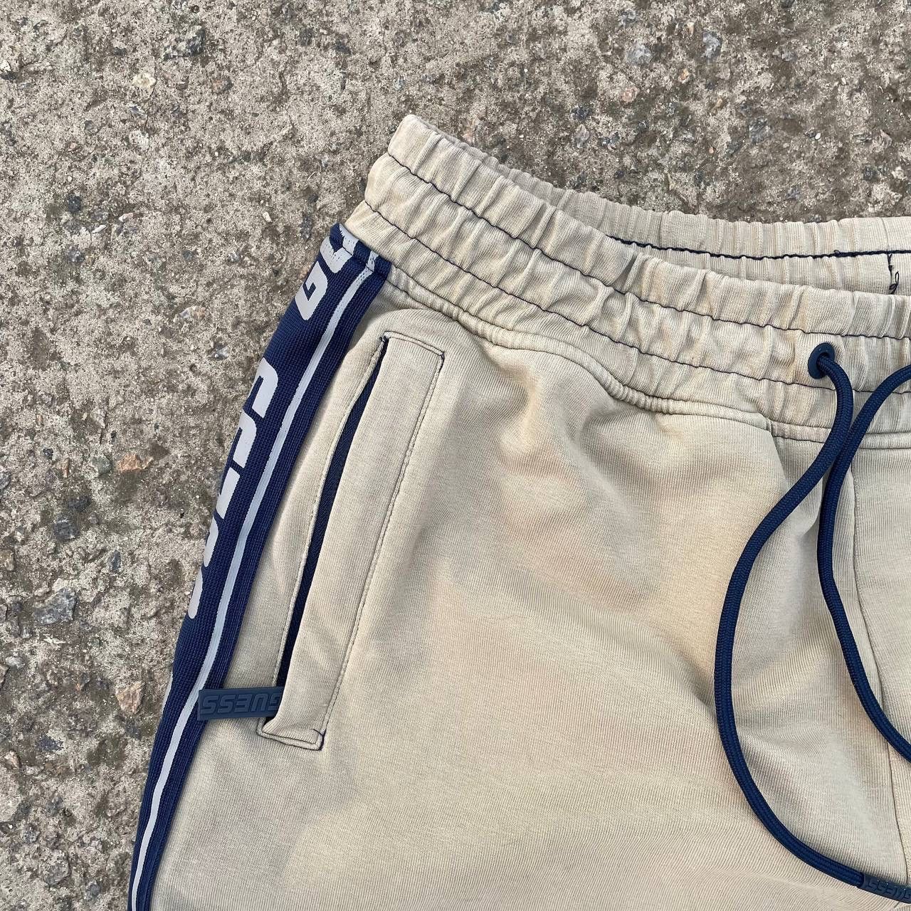 Guess Vintage Man’s Guess Shorts Size S Trashed Y2K 00s USA Size US 30 / EU 46 - 10 Thumbnail