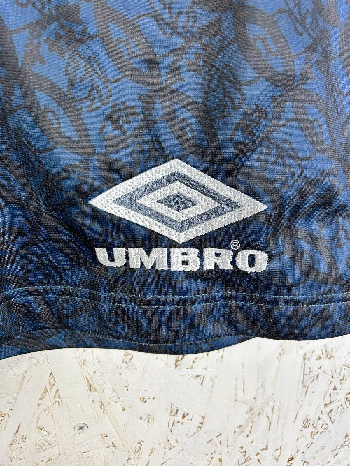 Umbro 90s Umbro Ajax Amsterdam 1994/95 Soccer Fanwear Shorts Size US 36 / EU 52 - 2 Thumbnail