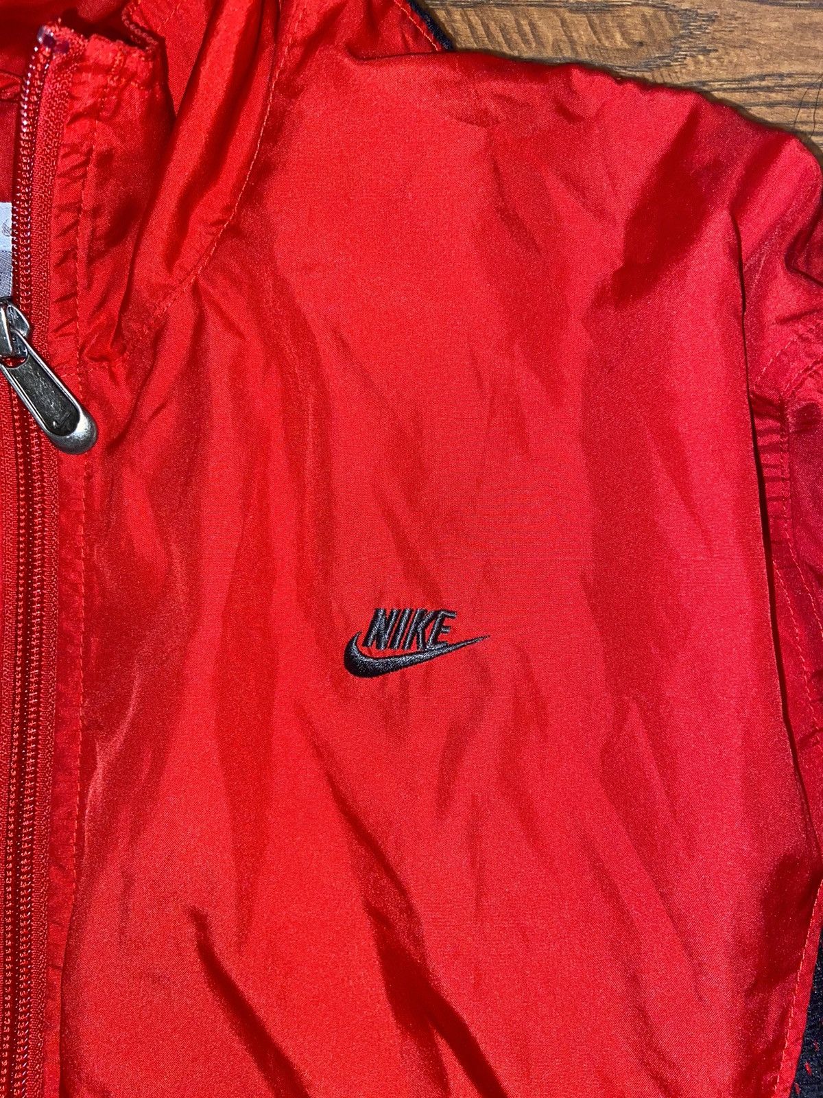 Nike Vintage 2000s era red and black nike windbreaker Size US M / EU 48-50 / 2 - 4 Thumbnail