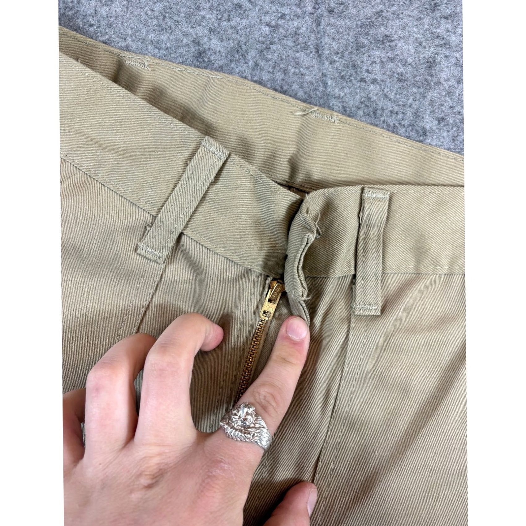 Vintage VINTAGE OshKosh B’gosh Khaki Pants Mens 31x34 Tan Khakis Straight Workwear NWT Men's Pants Tan, 90s Retro, Casual, Travel, 31x34 Mens Size US 31 - 4 Thumbnail