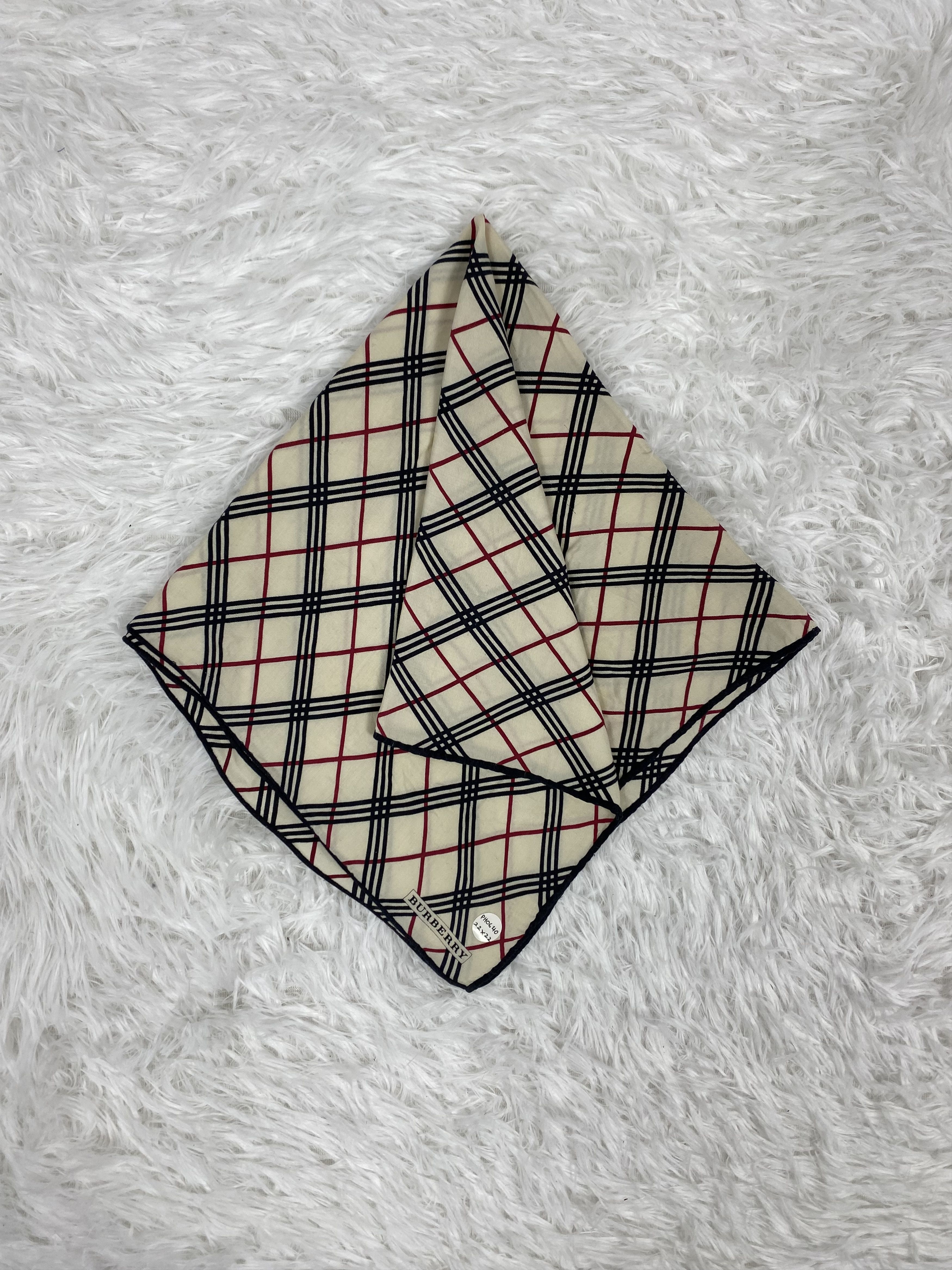 Burberry Vintage Burberry Handkerchief Neckerchief PH0640 Size ONE SIZE - 1 Thumbnail