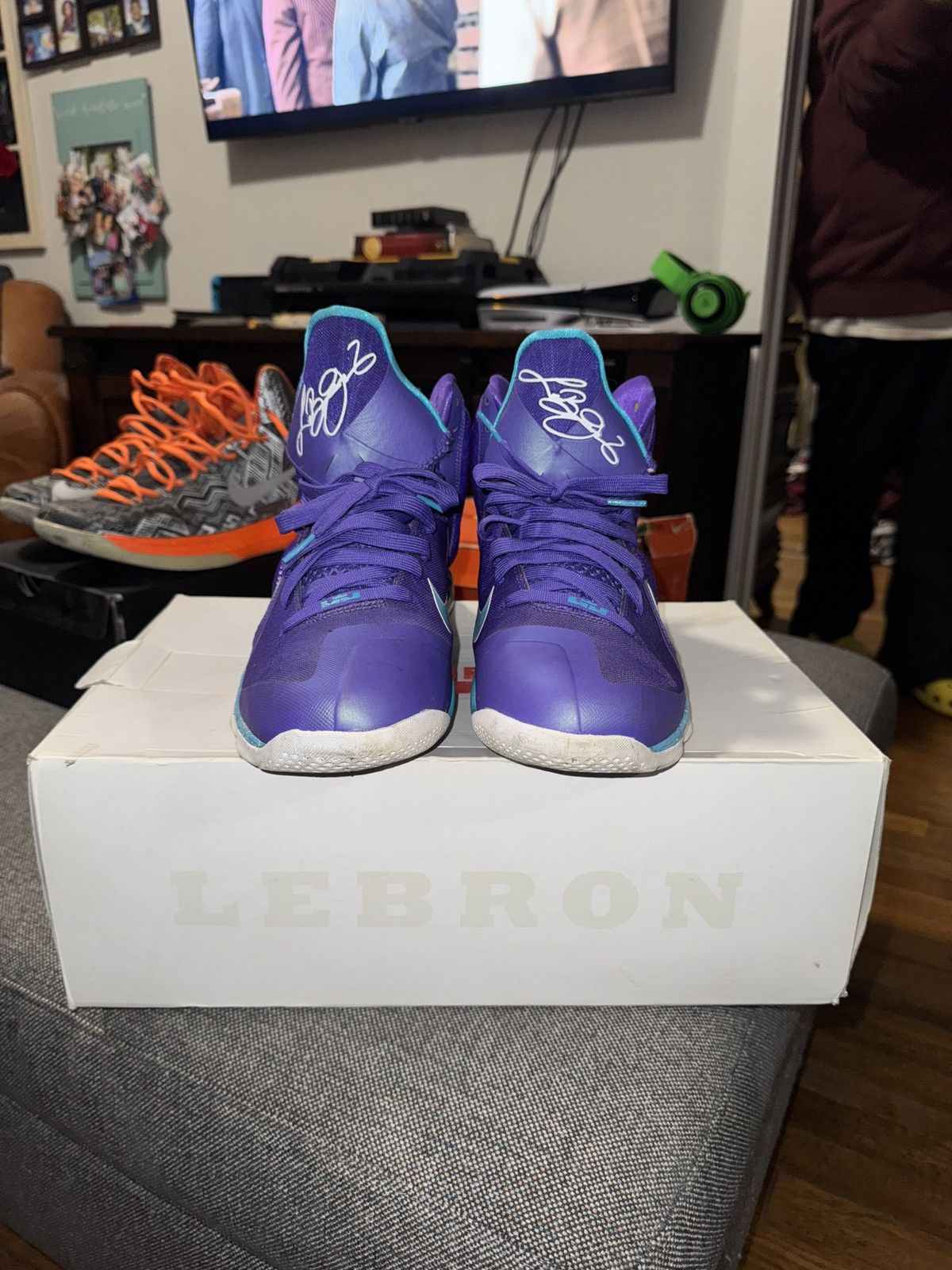 Nike Nike LeBron 9 Summit Lake Hornets Size US 11.5 / EU 44-45 - 1 Thumbnail
