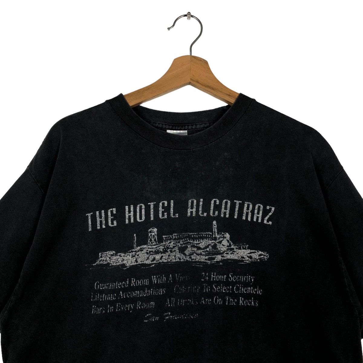 Japanese Brand 90’s Movie The Hotel Alcatraz T-Shirt Short Sleeve Big Logo Size US L / EU 52-54 / 3 - 3 Thumbnail