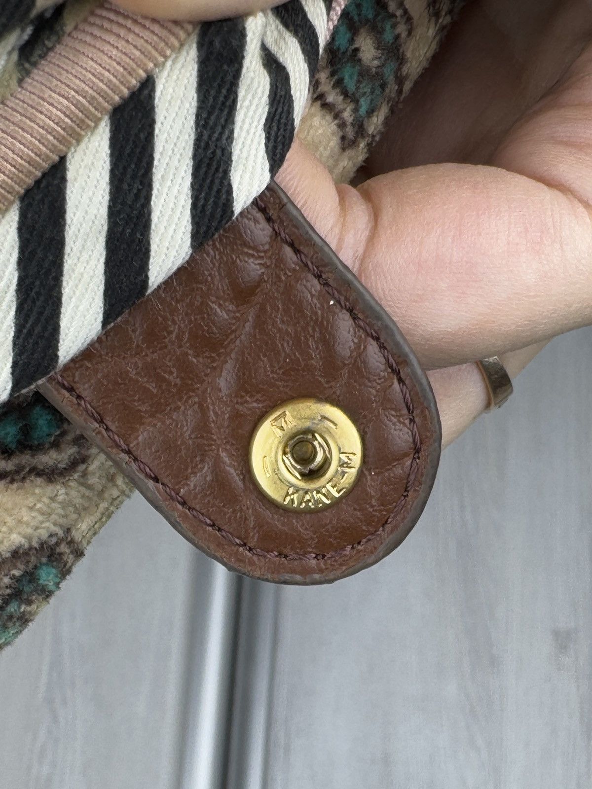 Juicy Couture Y2K JUICY COUTURE VELOUR LEATHER FLORAL RARE Shoulder bag Size ONE SIZE - 14 Thumbnail