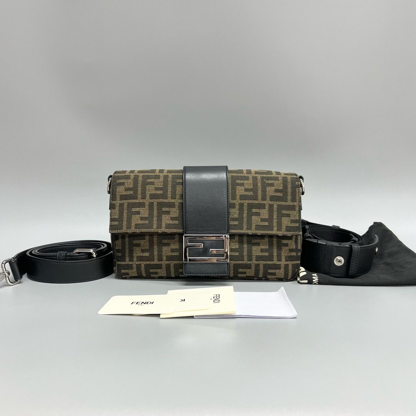 Fendi Pre-loved Bag Very good condition Size ONE SIZE - 1 Thumbnail