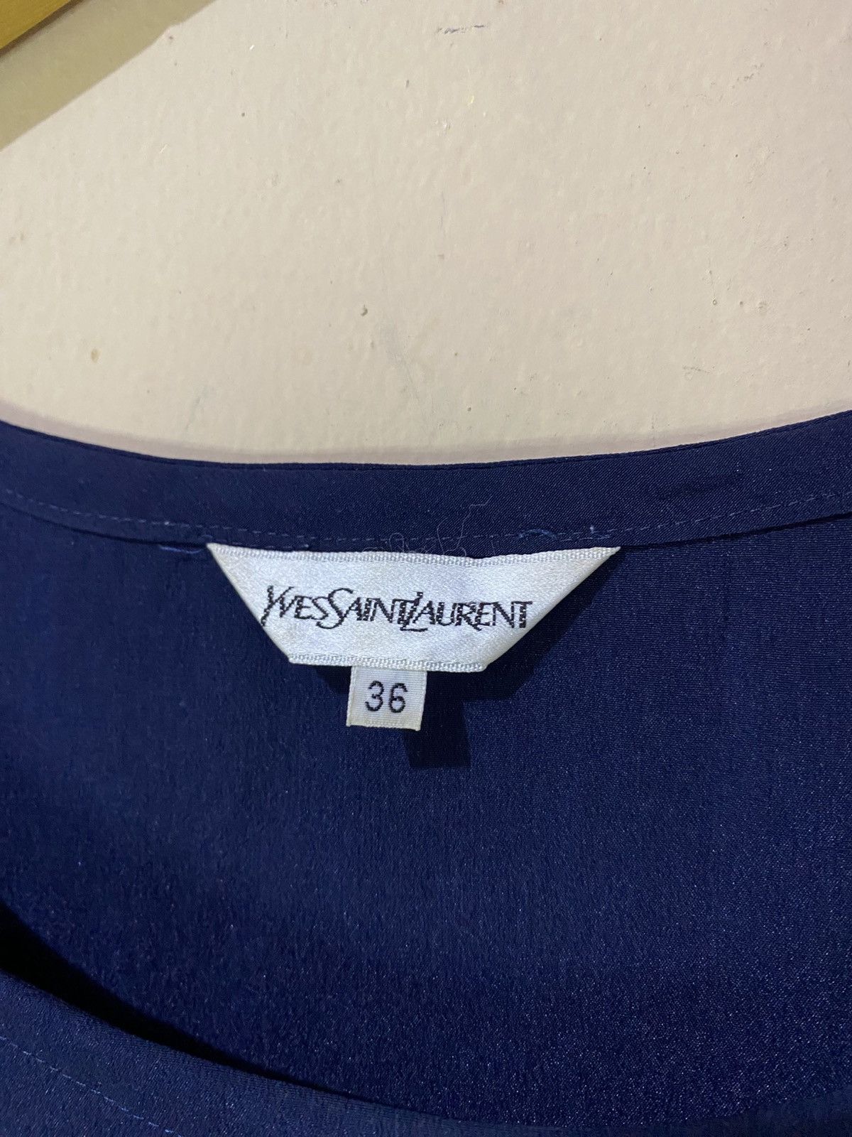 Yves Saint Laurent 90s Vintage Yves Saint Laurent Silk Blouse Size XS / US 0-2 / IT 36-38 - 5 Thumbnail