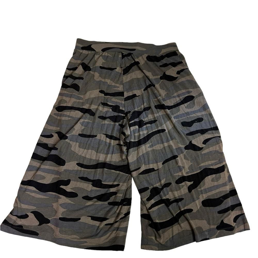 Torrid Torrid l Camo Super Soft Culotte Pants 1X Size 40" / US 18 - 3 Thumbnail