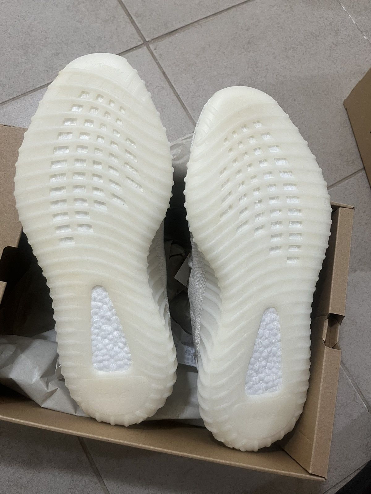 Adidas × Kanye West Adidas Yeezy Boost 350 V2 “Bone” Sz 10.5us Size US 10.5 / EU 43-44 - 9 Thumbnail
