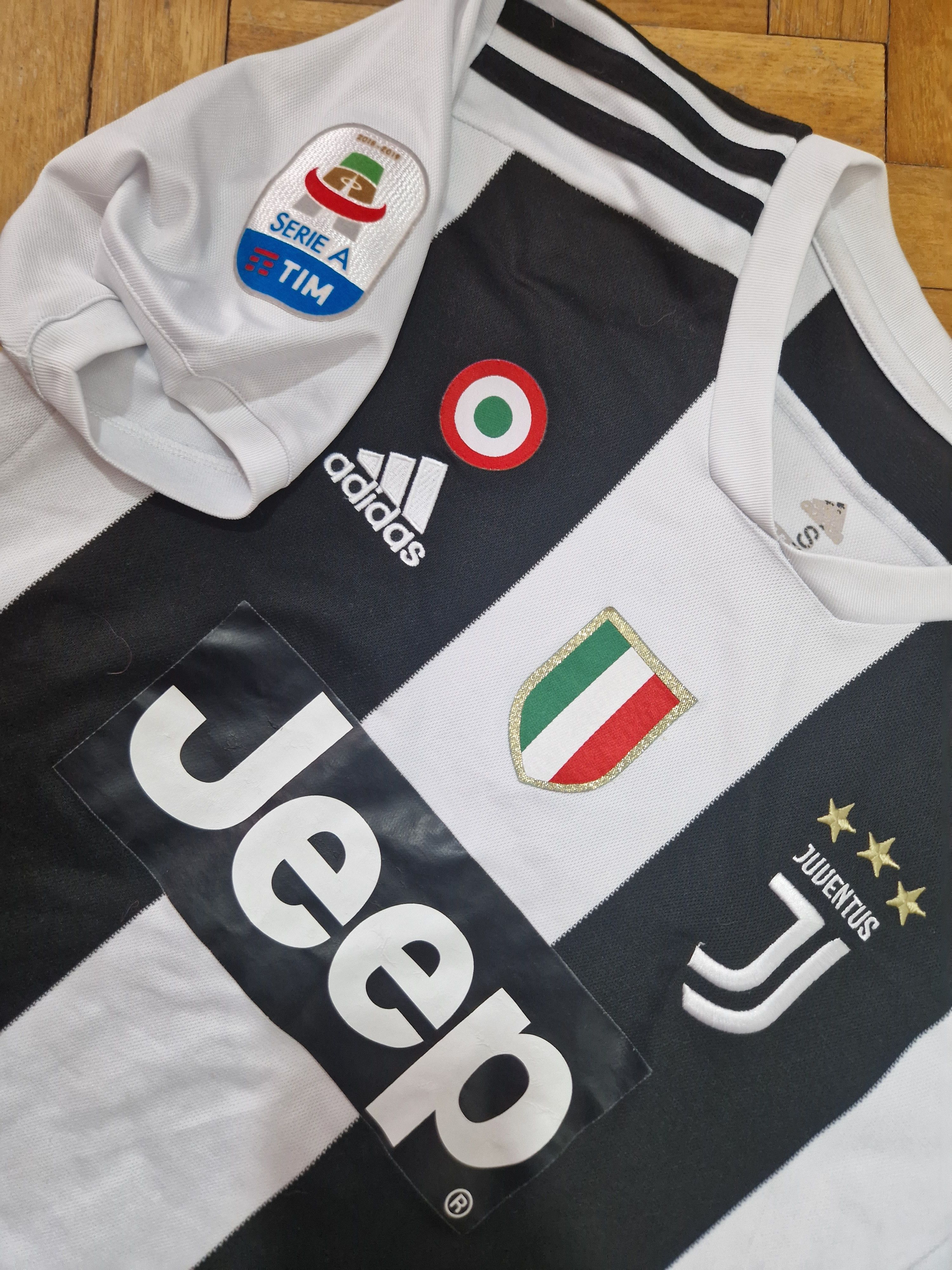 Adidas Cristiano Ronaldo Juventus 2018/19 Home Champions League tee Size US S / EU 44-46 / 1 - 4 Thumbnail