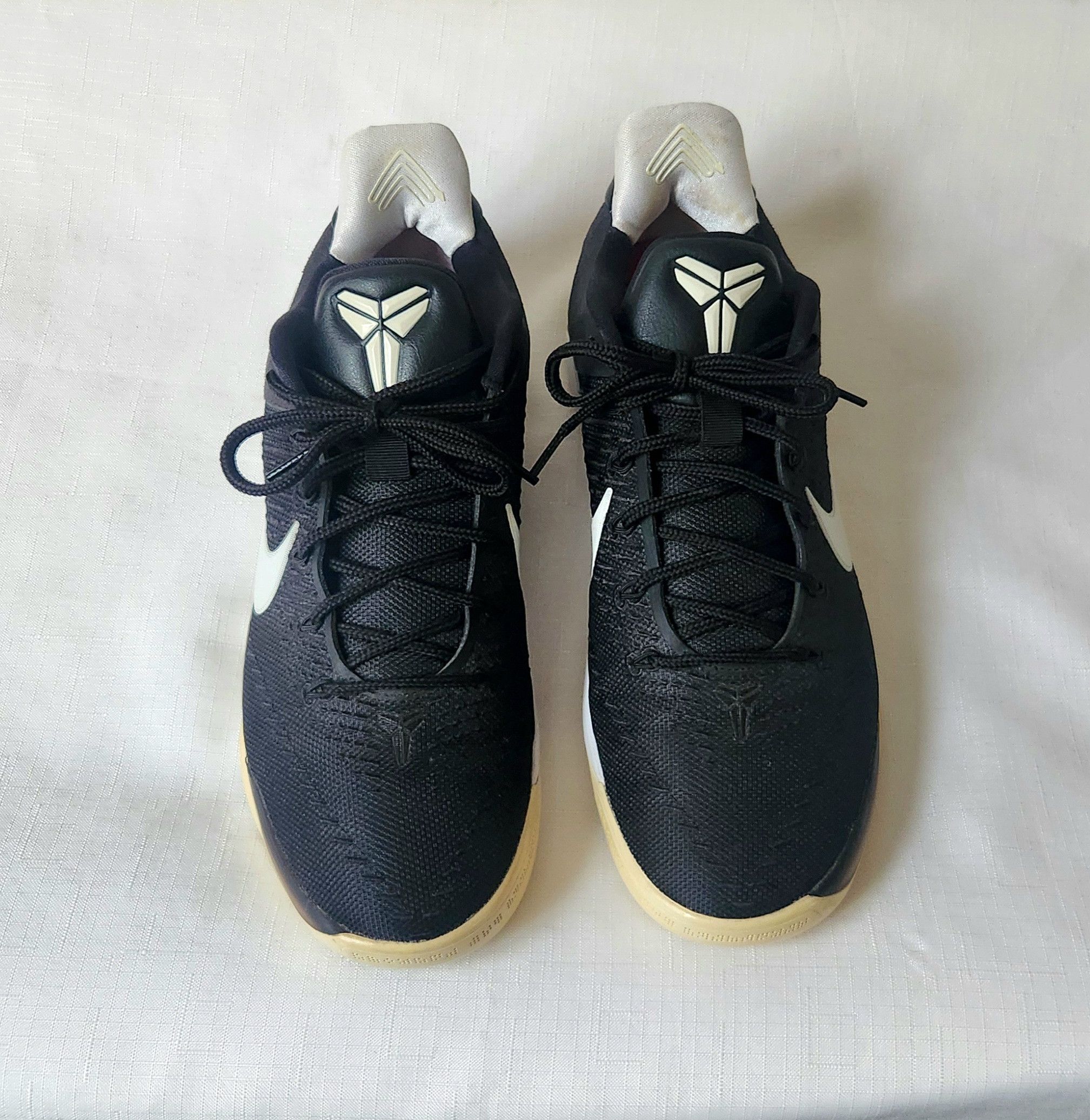Nike NIKE KOBE AD 852425-001 BLACK AND WHITE SIZE 12 MENS Size US 12 / EU 45 - 3 Thumbnail