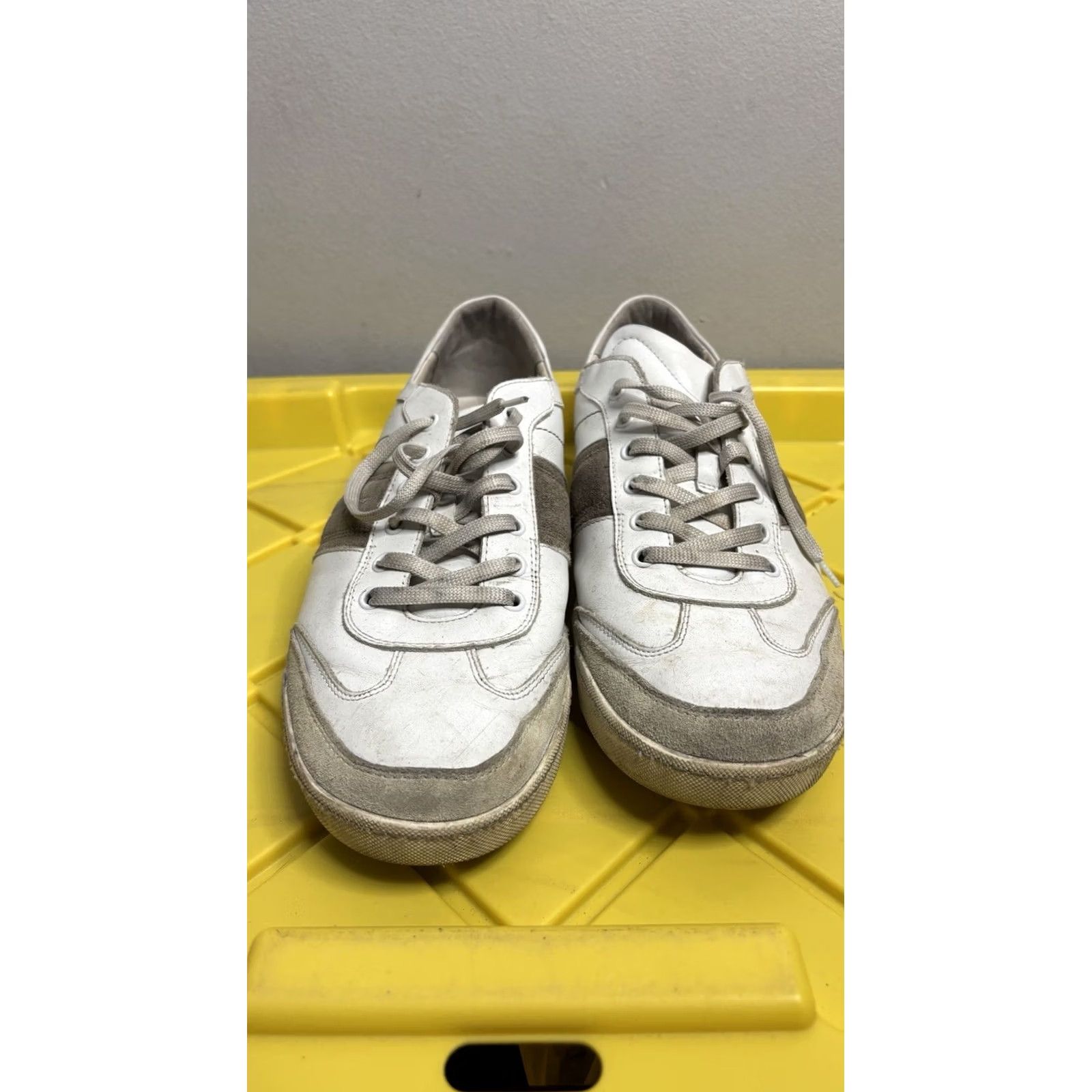 Vintage VINTAGE Ferragamo Men’s Achille Signature Leather Sneakers White Beige 11.5 M US S029 Size US 12 / EU 45 - 4 Thumbnail