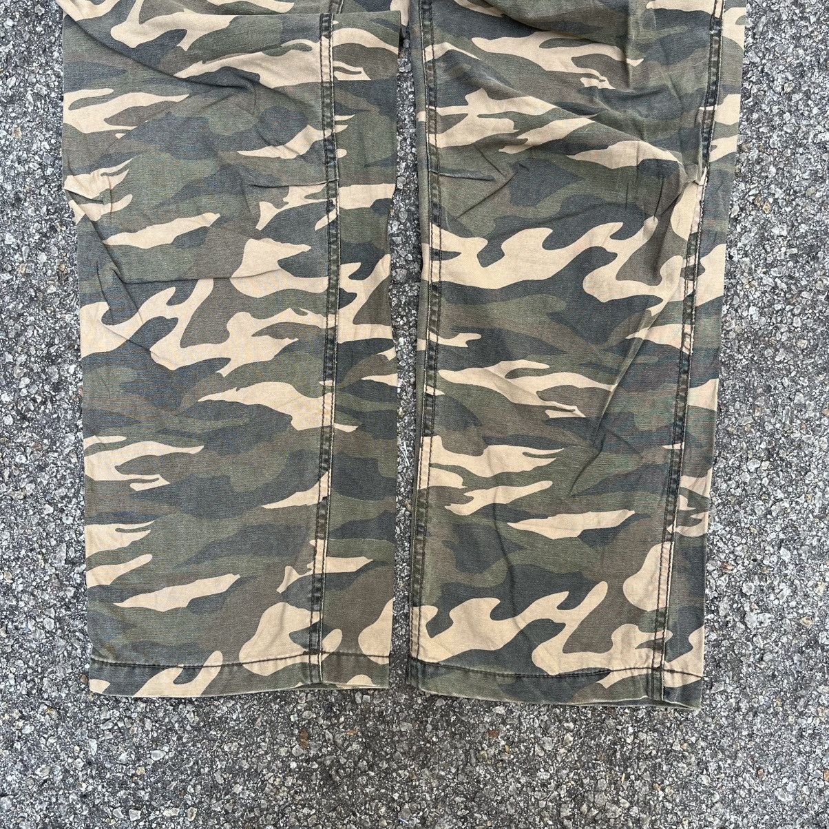Oshkosh Oshkosh Classic Camoflauge Cargo Pants Size US 31 - 2 Thumbnail