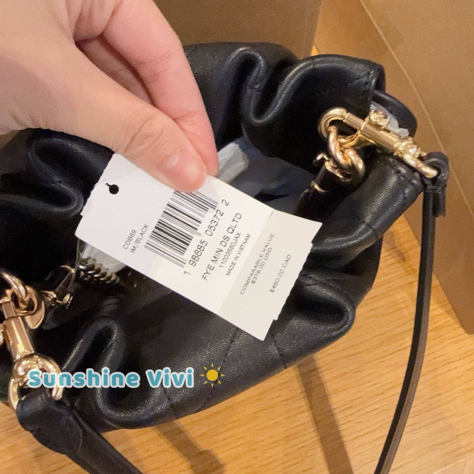 Coach NWT Coach Faye Mini Drawstring Bag CDB69 Gold /Black leather Size ONE SIZE - 8 Thumbnail