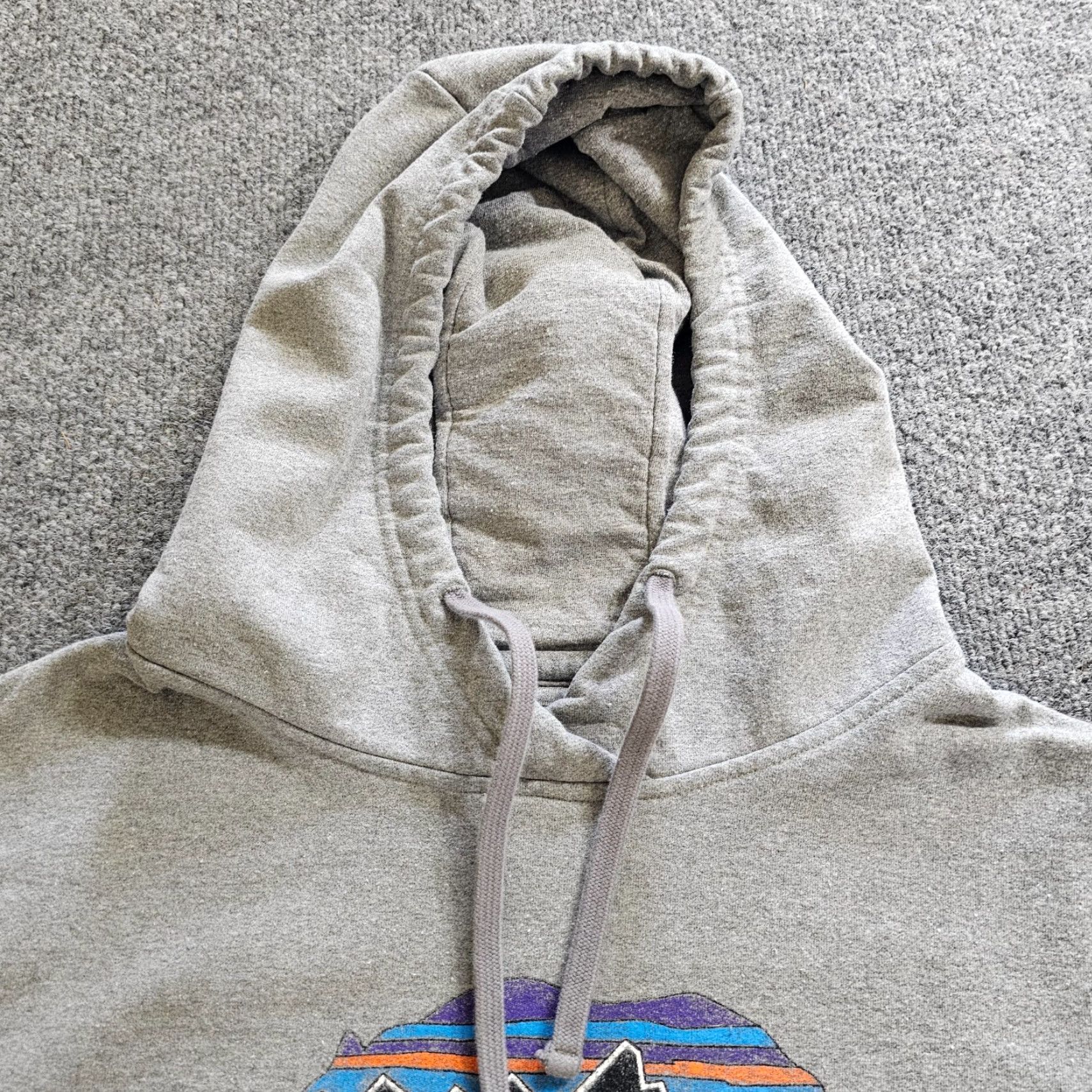 Patagonia Patagonia Hoodie Womens Small Gray Bear Logo Pullover Hooded Pockets Long Sleeve Shirt Regular Fit Size S / US 4 / IT 40 - 2 Thumbnail