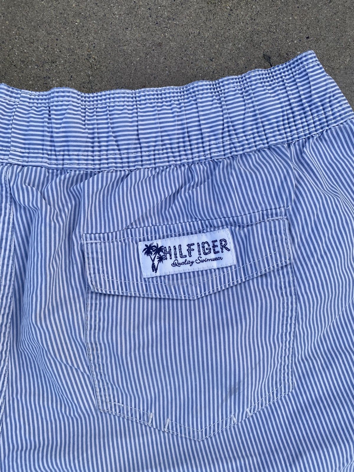 Tommy Hilfiger Vintage Tommy Hilfiger swim trunks Size US 35 - 6 Thumbnail