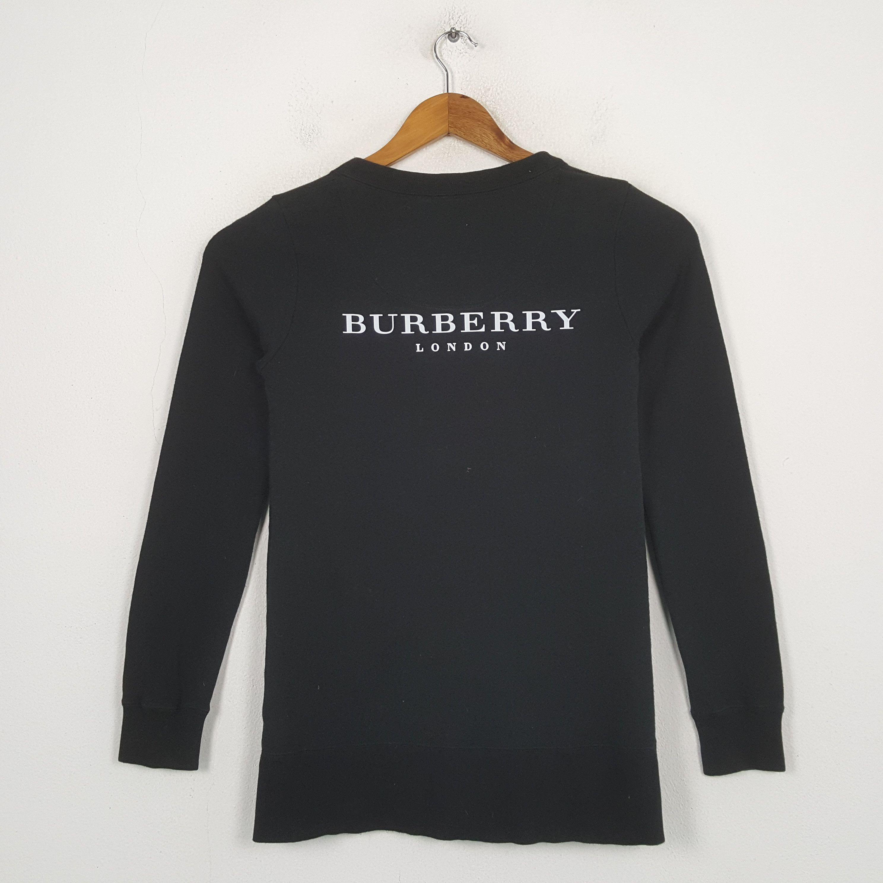 Burberry Vintage Burberry Fashion Brand Cardigan Sweatshirt C302N22 Size XS / US 0-2 / IT 36-38 - 1 Thumbnail