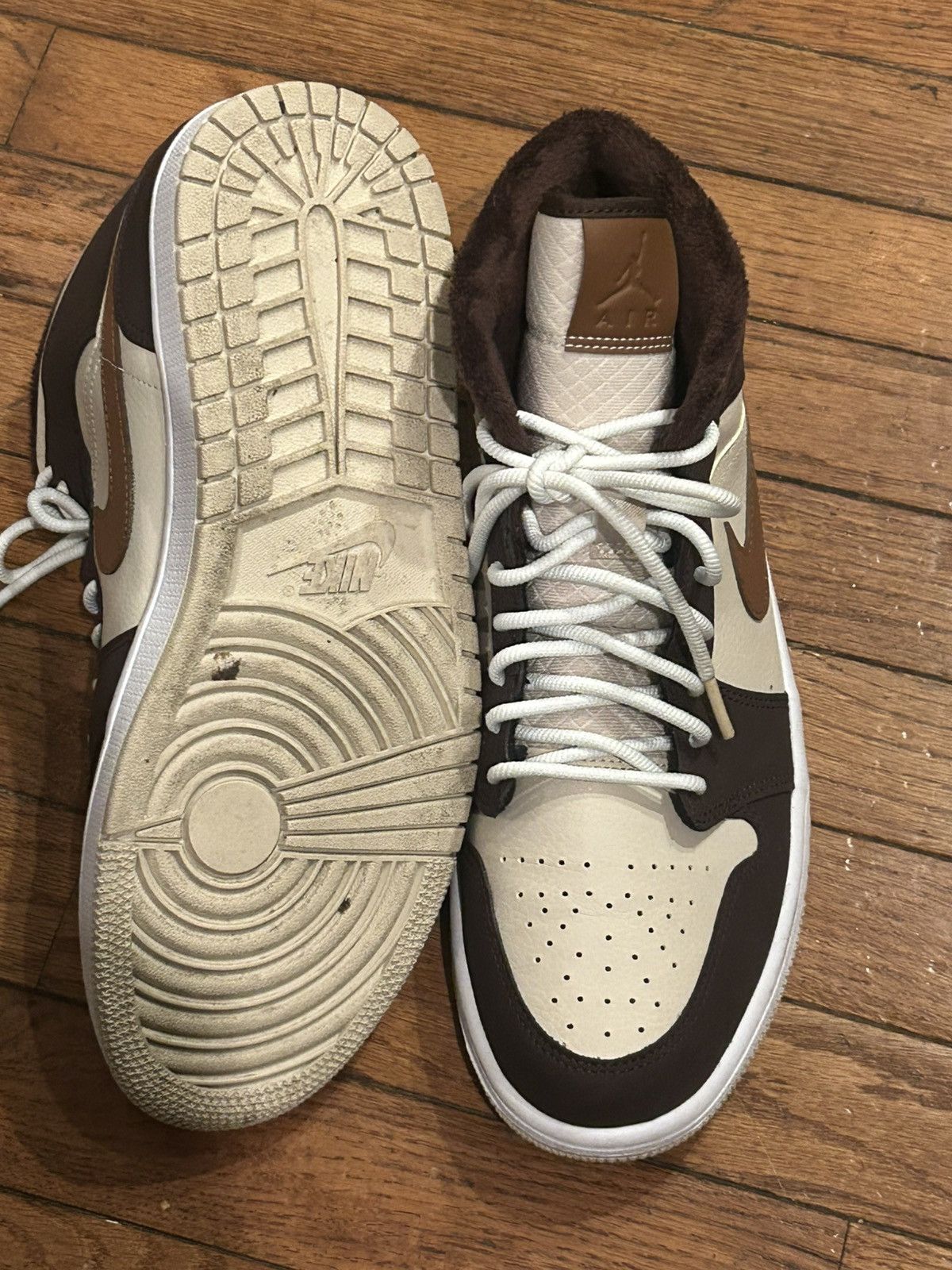 Nike Air Jordan 1 Mid SE Sneakers Size US 11.5 / EU 44-45 - 4 Thumbnail