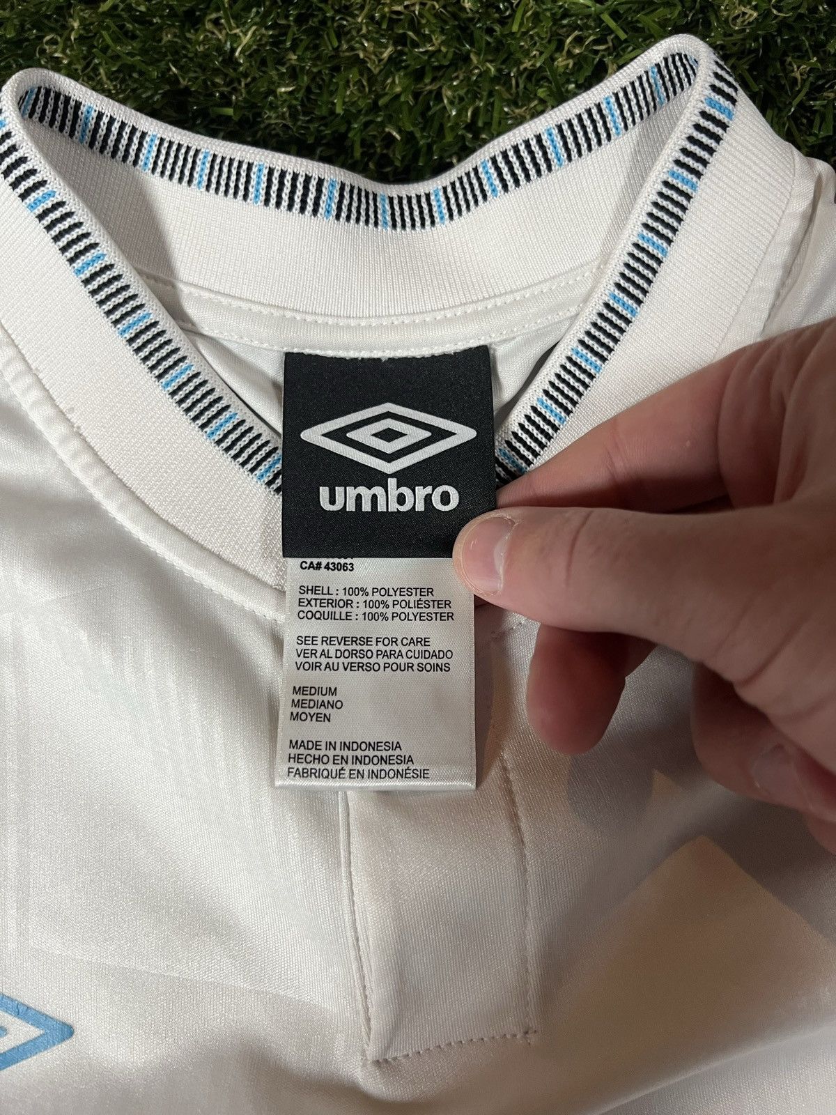 Umbro Vintage Y2K Umbro FIFA World Cup Summer Soccer Jersey Size US M / EU 48-50 / 2 - 4 Thumbnail