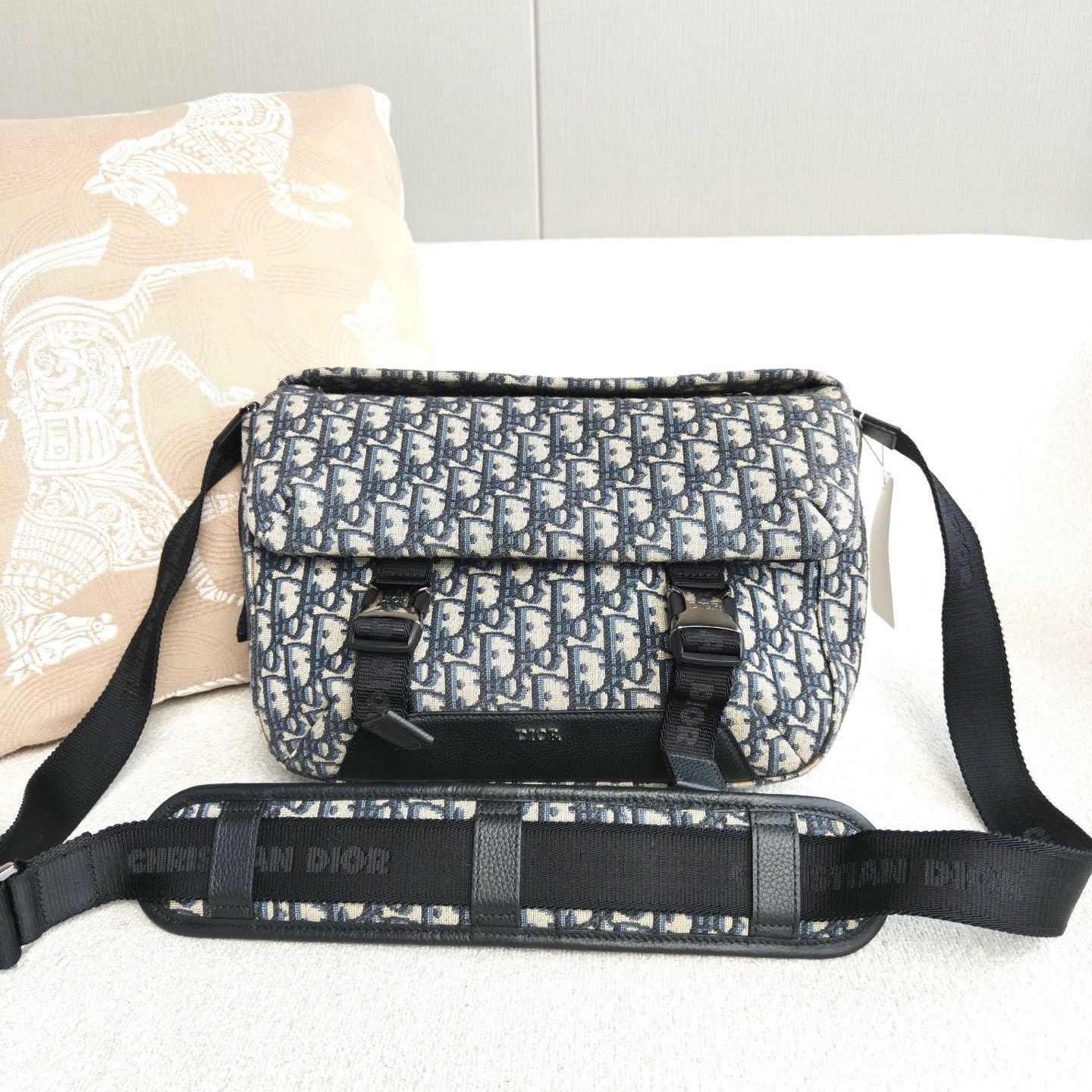 Dior Pre-loved Bag Very good condition Size ONE SIZE - 1 Thumbnail