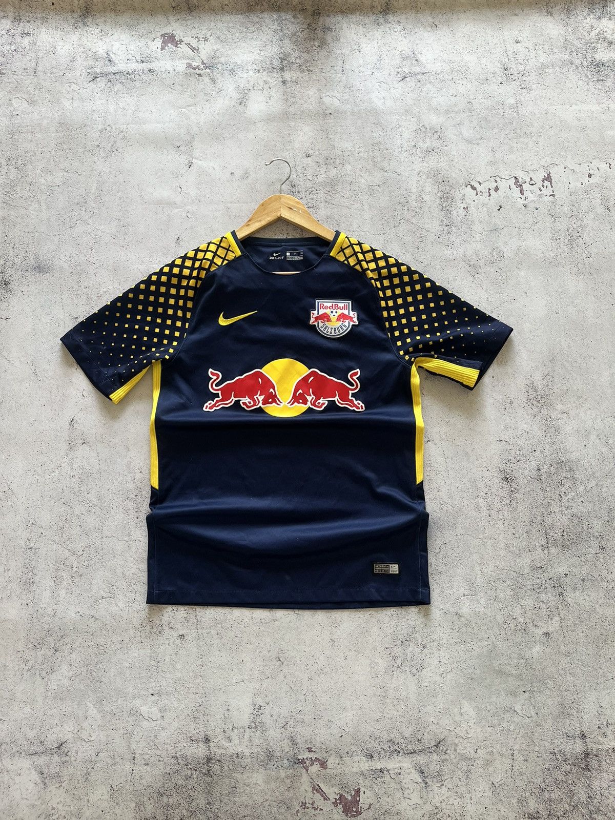 Red Bull NIKE RED BULL SALZBURG 2017 SOCCER JERSEY,FOOTBALL SHIRT Size US S / EU 44-46 / 1 - 1 Thumbnail
