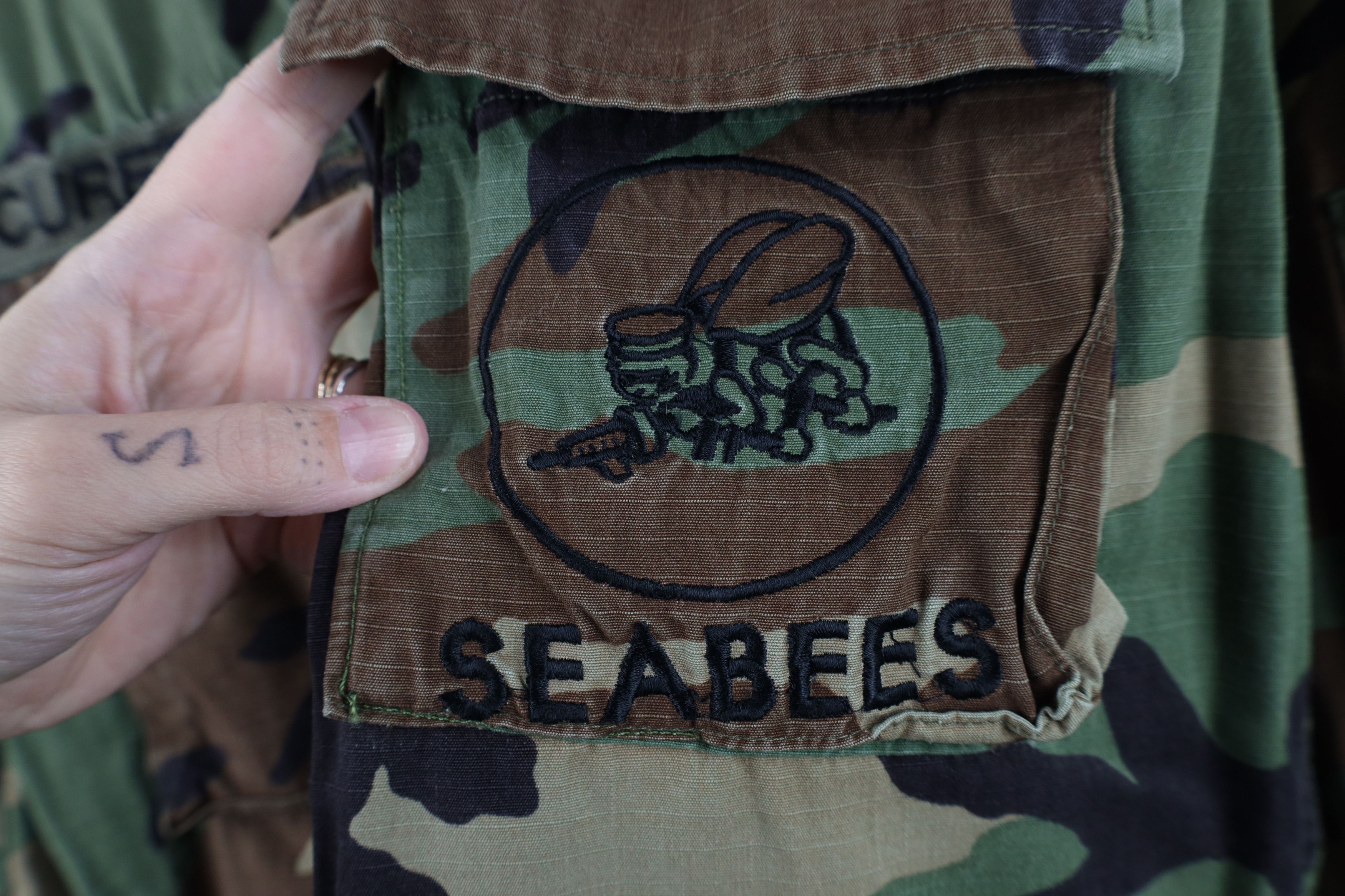 Vintage Vintage 90s Hot Weather Camouflage Field Combat Jacket USA Size US S / EU 44-46 / 1 - 6 Thumbnail