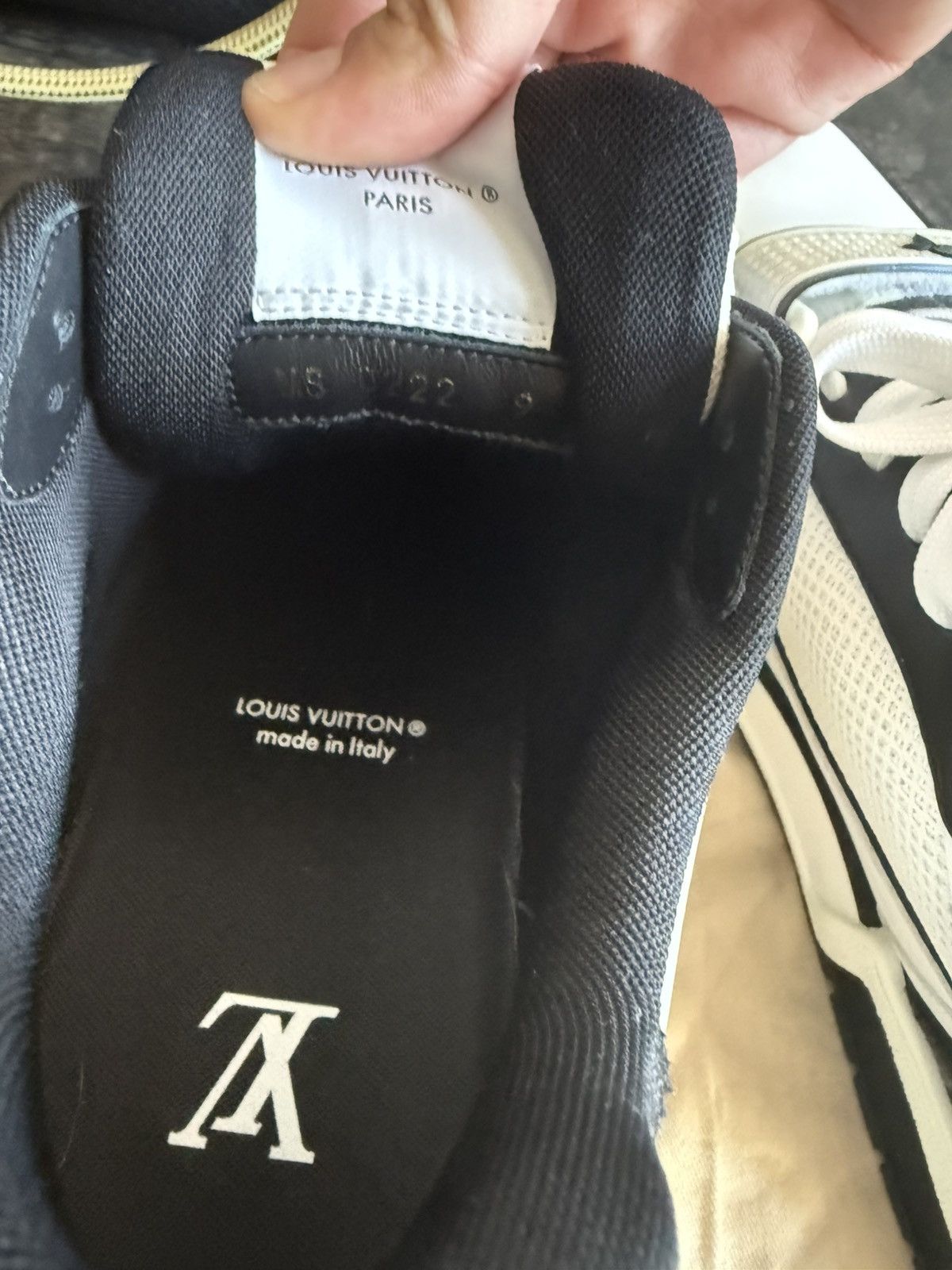 Louis Vuitton Louis Vuitton Trainer Black Strap Monogram Size US 9 / EU 42 - 8 Thumbnail