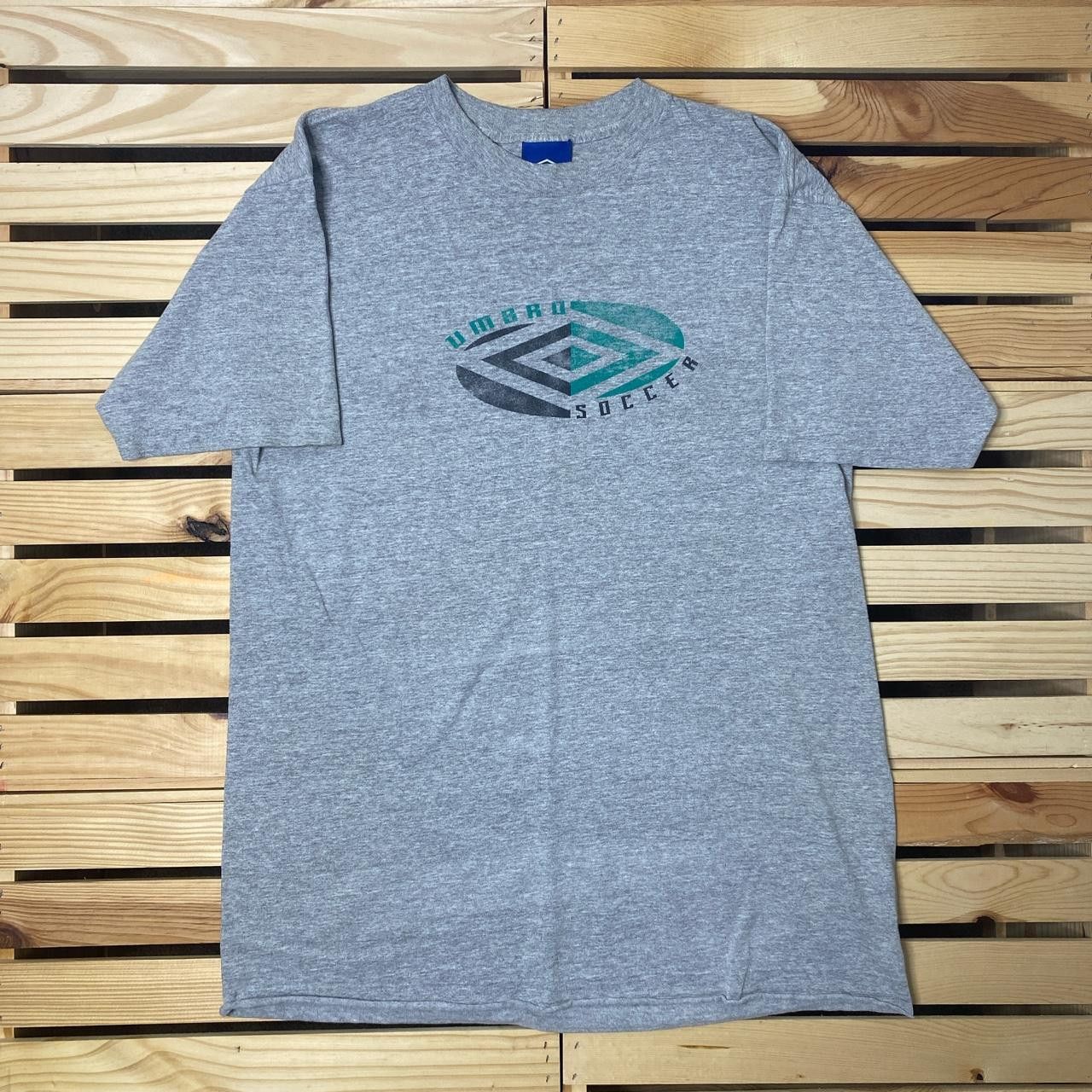 Umbro Vintage Umbro Gray Thrashed Soccer Tee Size Large Size US L / EU 52-54 / 3 - 1 Thumbnail