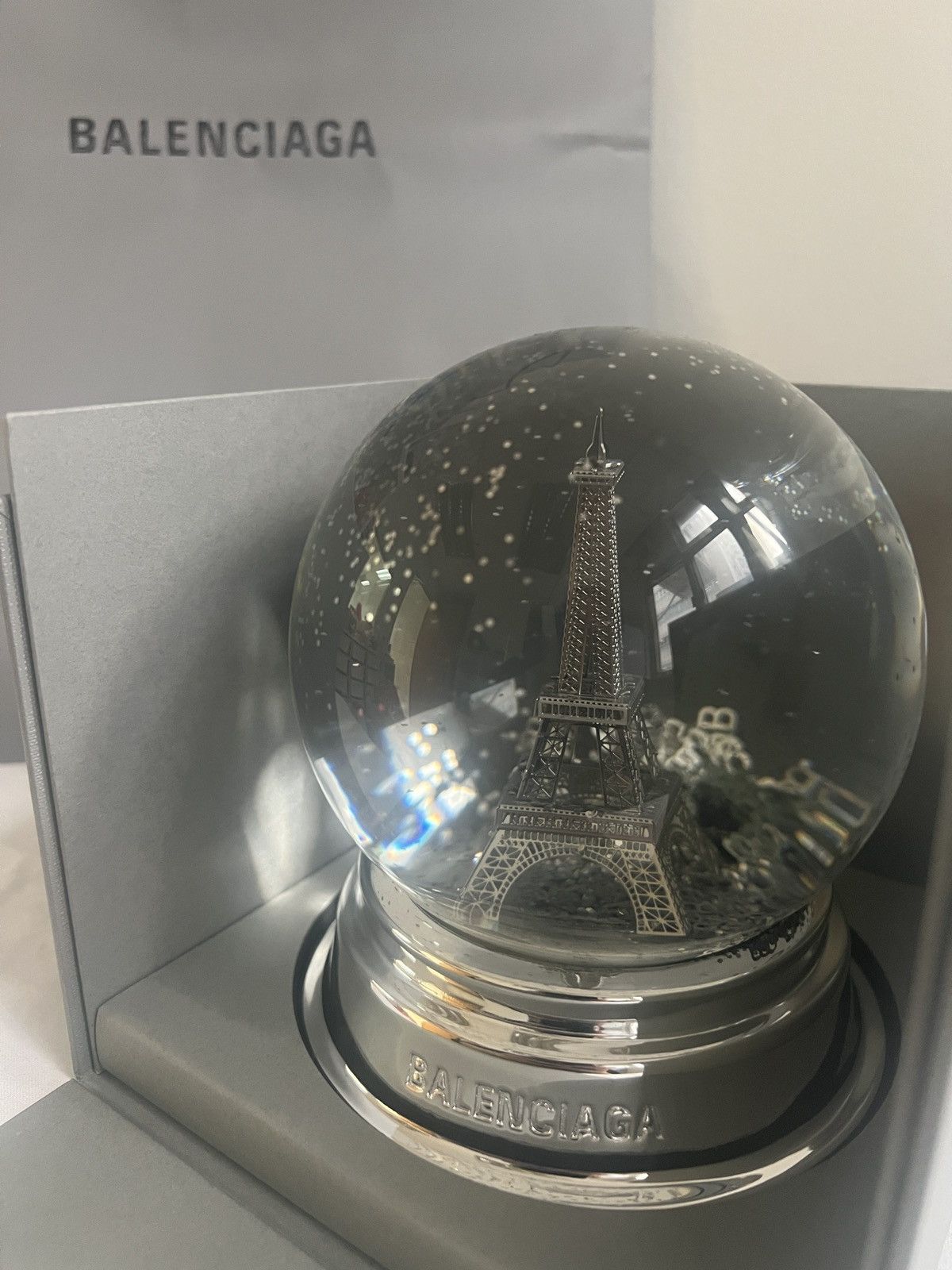 Balenciaga ❄️☃️ Balenciaga Objects Eiffel Tower Snow Globe Size ONE SIZE - 1 Thumbnail