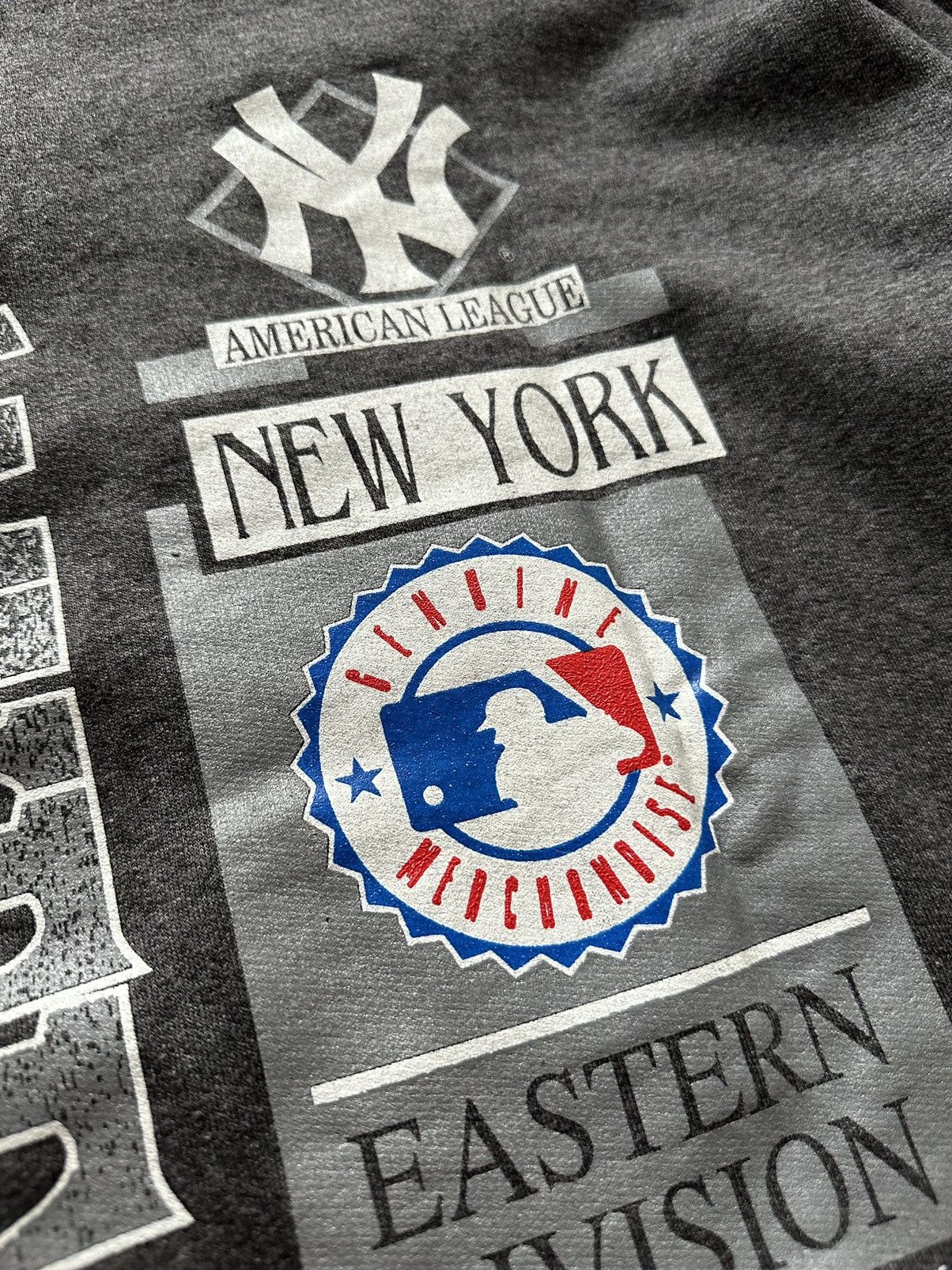 MLB New York Yankees Crewneck Sweatshirt MLB 1993 Vintage Grey Size US L / EU 52-54 / 3 - 5 Thumbnail