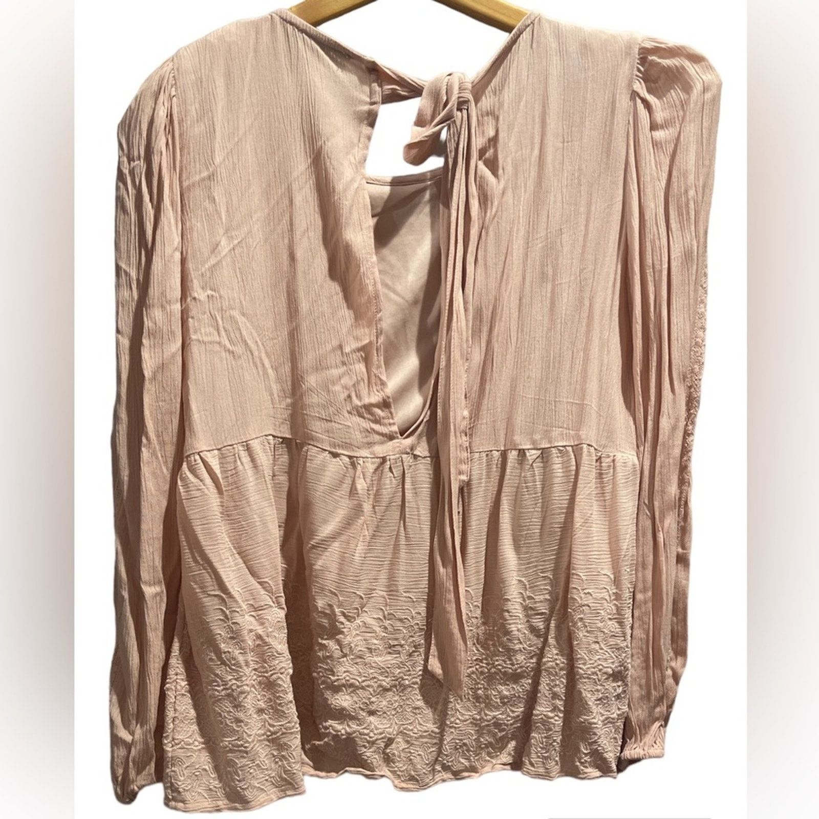 American Eagle Outfitters AMERICAN EAGLE Woman’s Peach Peasant Blouse Sz M Size M / US 6-8 / IT 42-44 - 2 Thumbnail