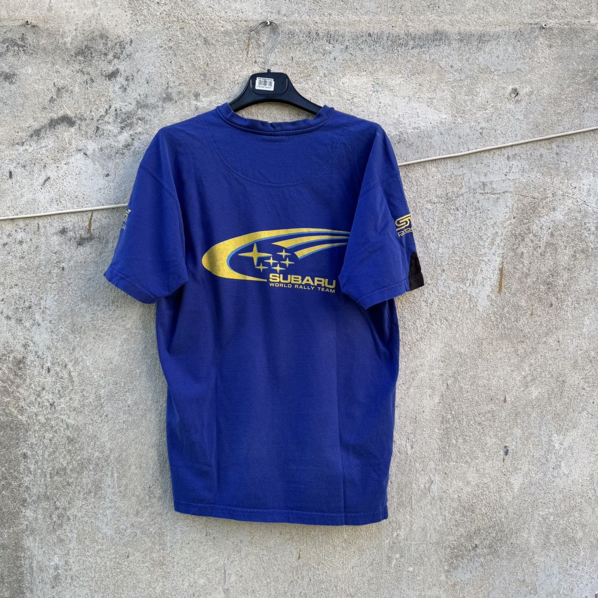 Formula 1 90s SUBARU PIRELLI MOTORSPORT BLUE RACING TSHIRT VINTAGE Size US M / EU 48-50 / 2 - 2 Thumbnail