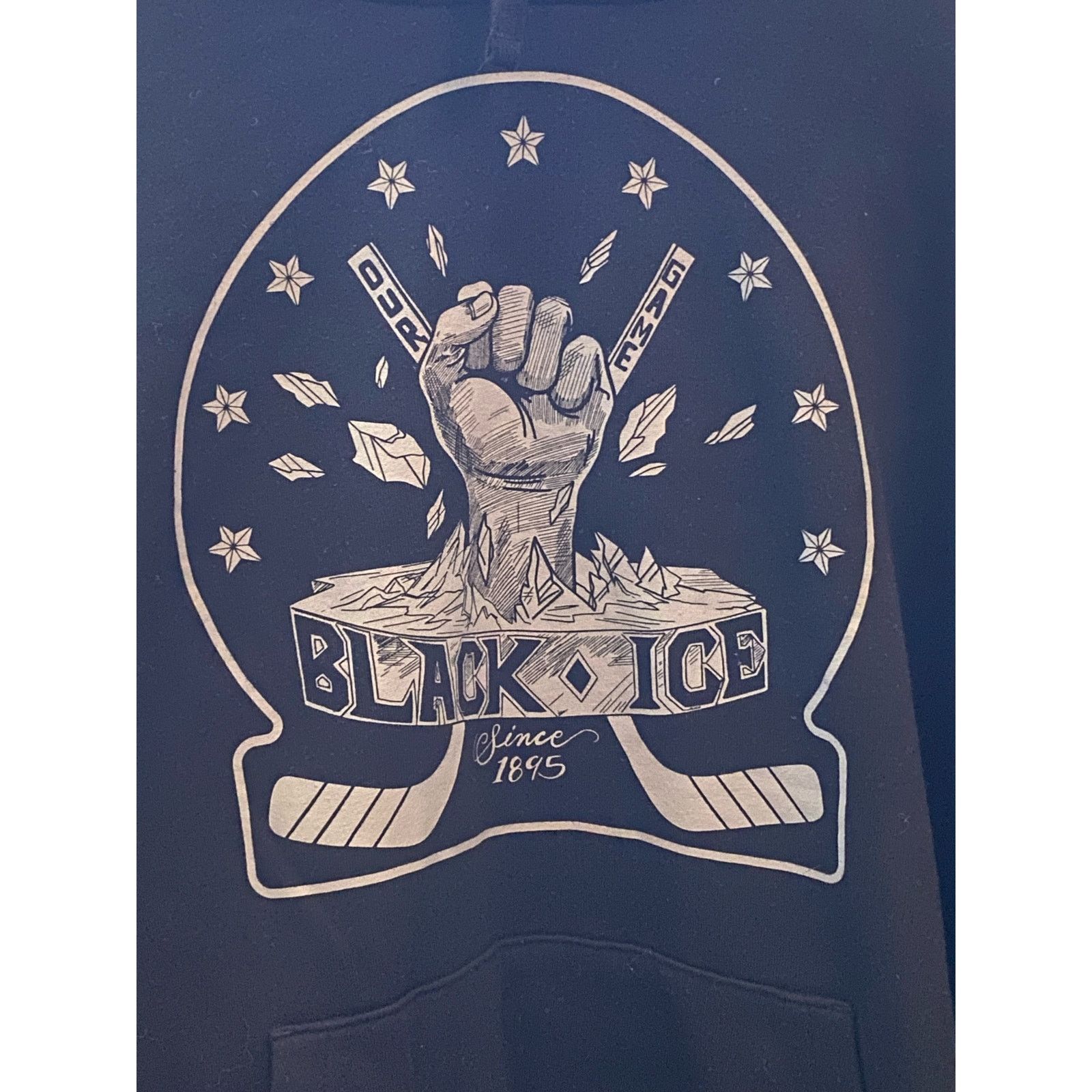Roots Roots x Black ice Hoodie Gender Free m medium f large Size US M / EU 48-50 / 2 - 3 Thumbnail