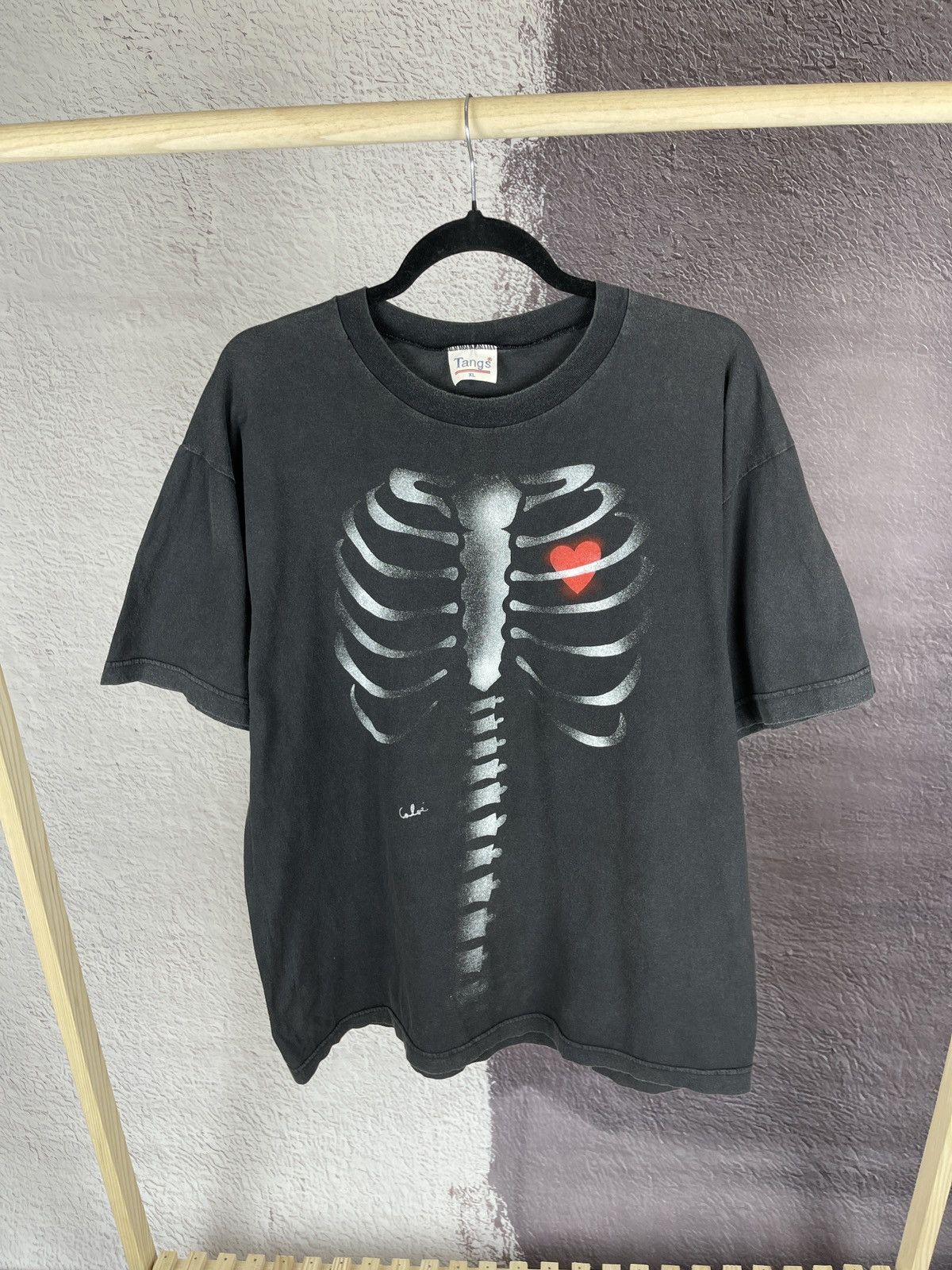 Band Tees Tangs vintage Skeleton Heart X-Ray tee shirt Size US XL / EU 56 / 4 - 1 Thumbnail